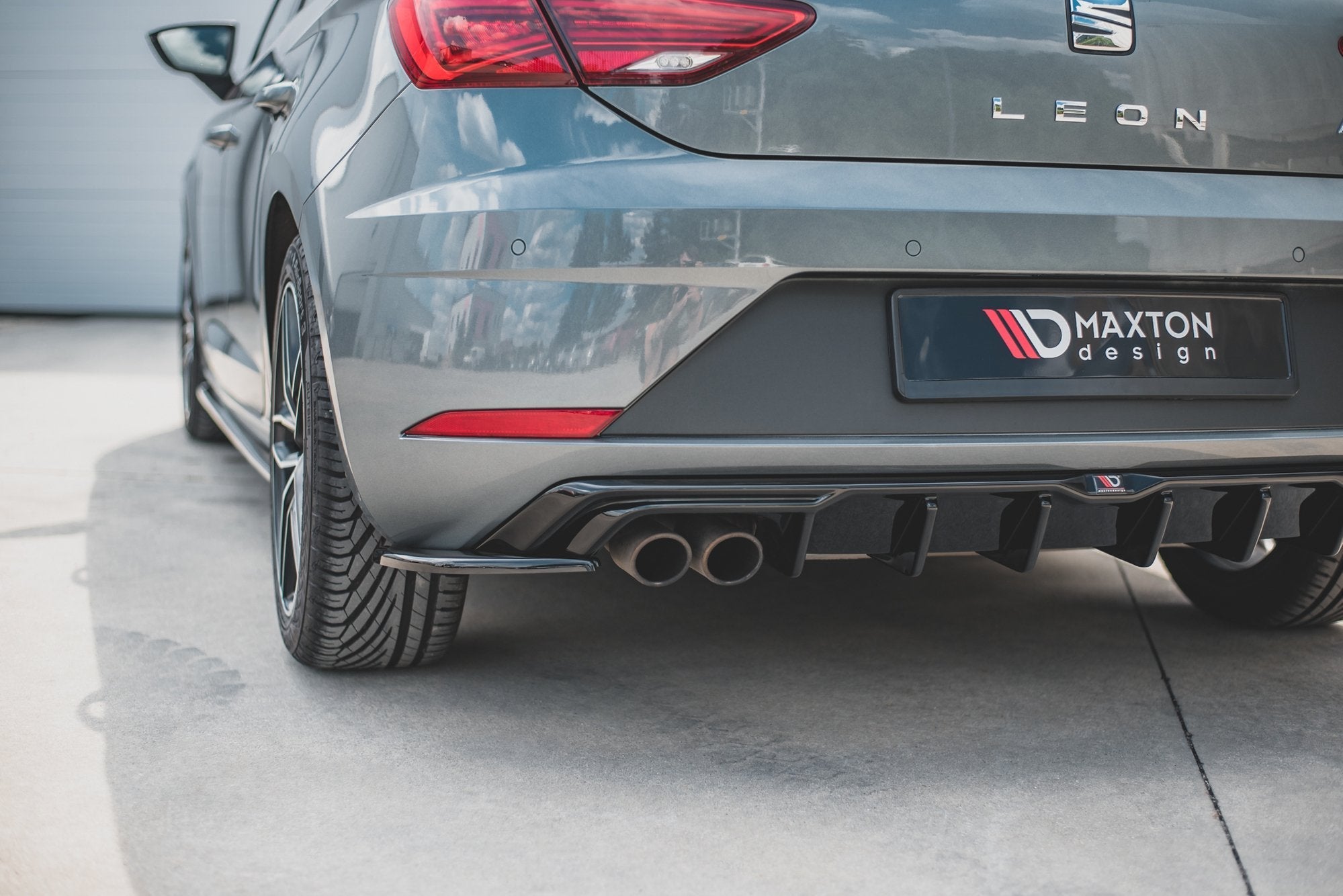 Maxton Design - Heck Ansatz Flaps Diffusor für SEAT Leon Mk3 FR Facelift - Aerowerk.