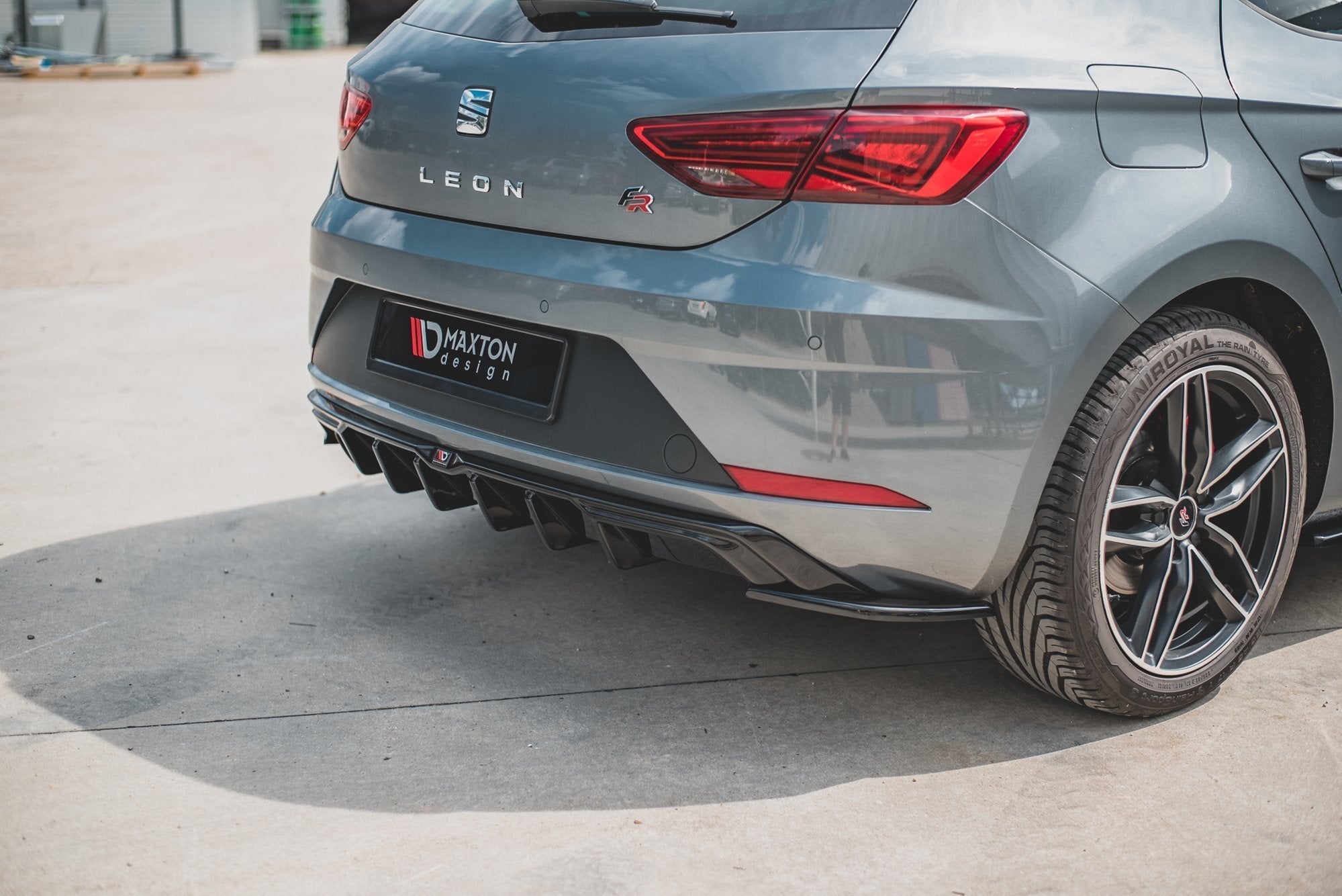 Maxton Design - Heck Ansatz Flaps Diffusor für SEAT Leon Mk3 FR Facelift - Aerowerk.