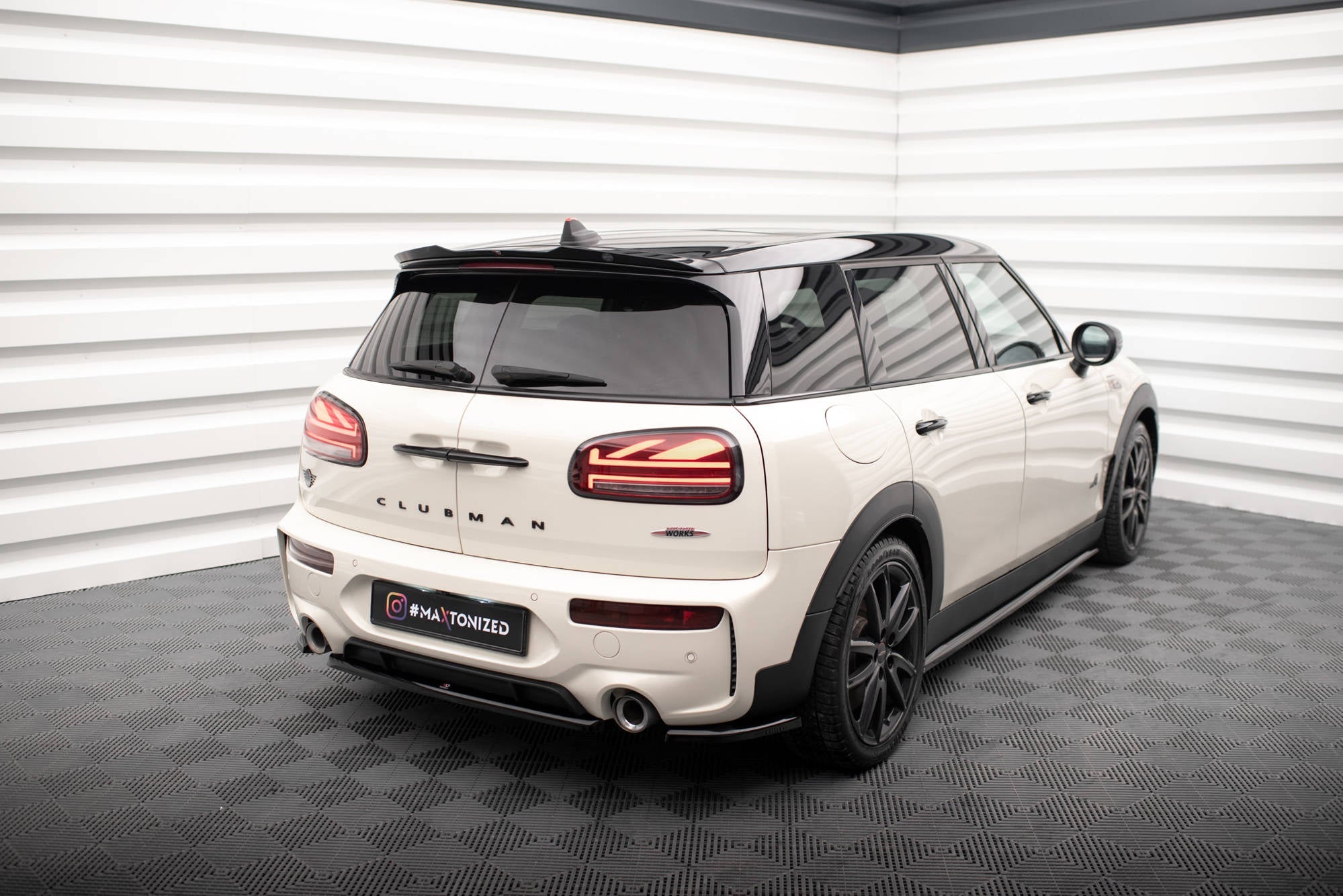 Maxton Design - Heck Ansatz Flaps Diffusor V1 für Mini Cooper Clubman John Cooper Works F54 Facelift - Aerowerk.
