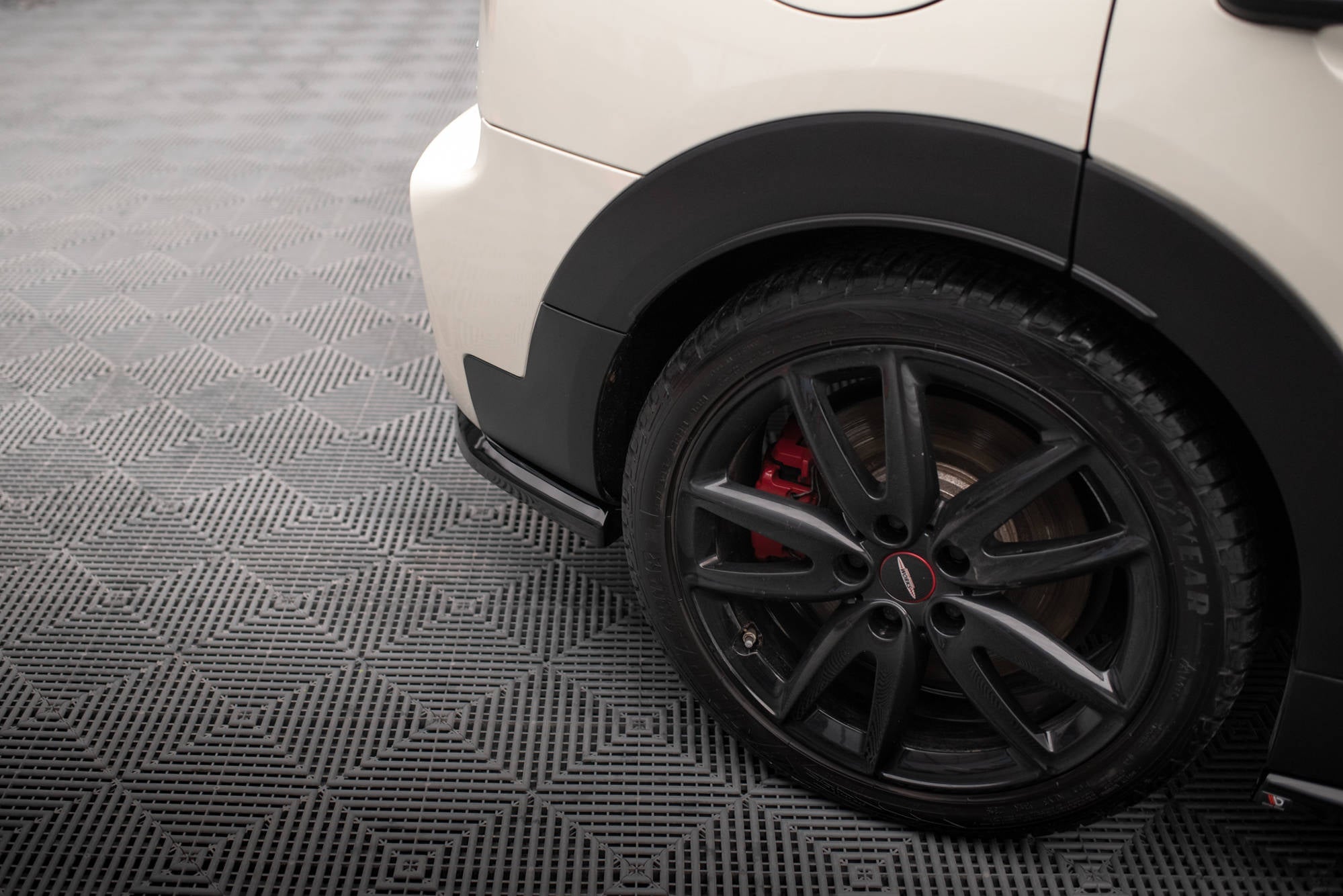 Maxton Design - Heck Ansatz Flaps Diffusor V1 für Mini Cooper Clubman John Cooper Works F54 Facelift - Aerowerk.