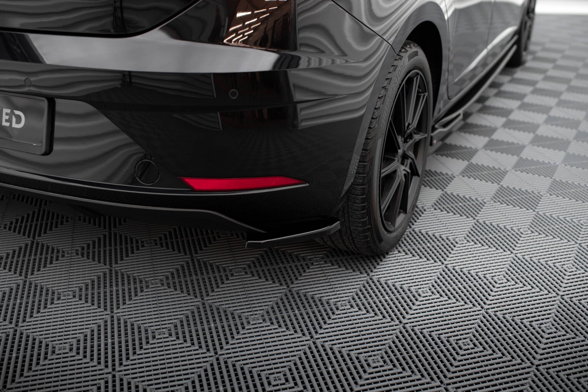 Maxton Design - Heck Ansatz Flaps Diffusor V1 für Seat Leon Hatchback Mk3 Facelift - Aerowerk.