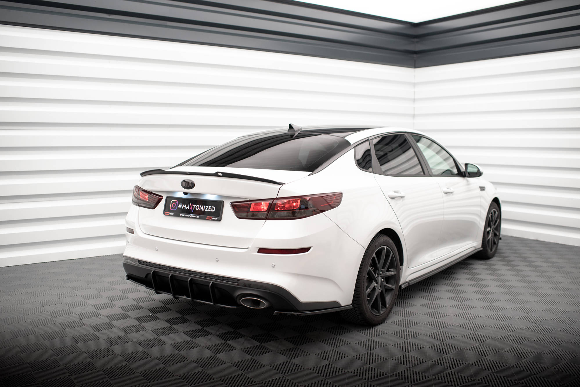 Maxton Design - Heck Ansatz Flaps Diffusor V2 für Kia Optima Mk4 Facelift - Aerowerk.