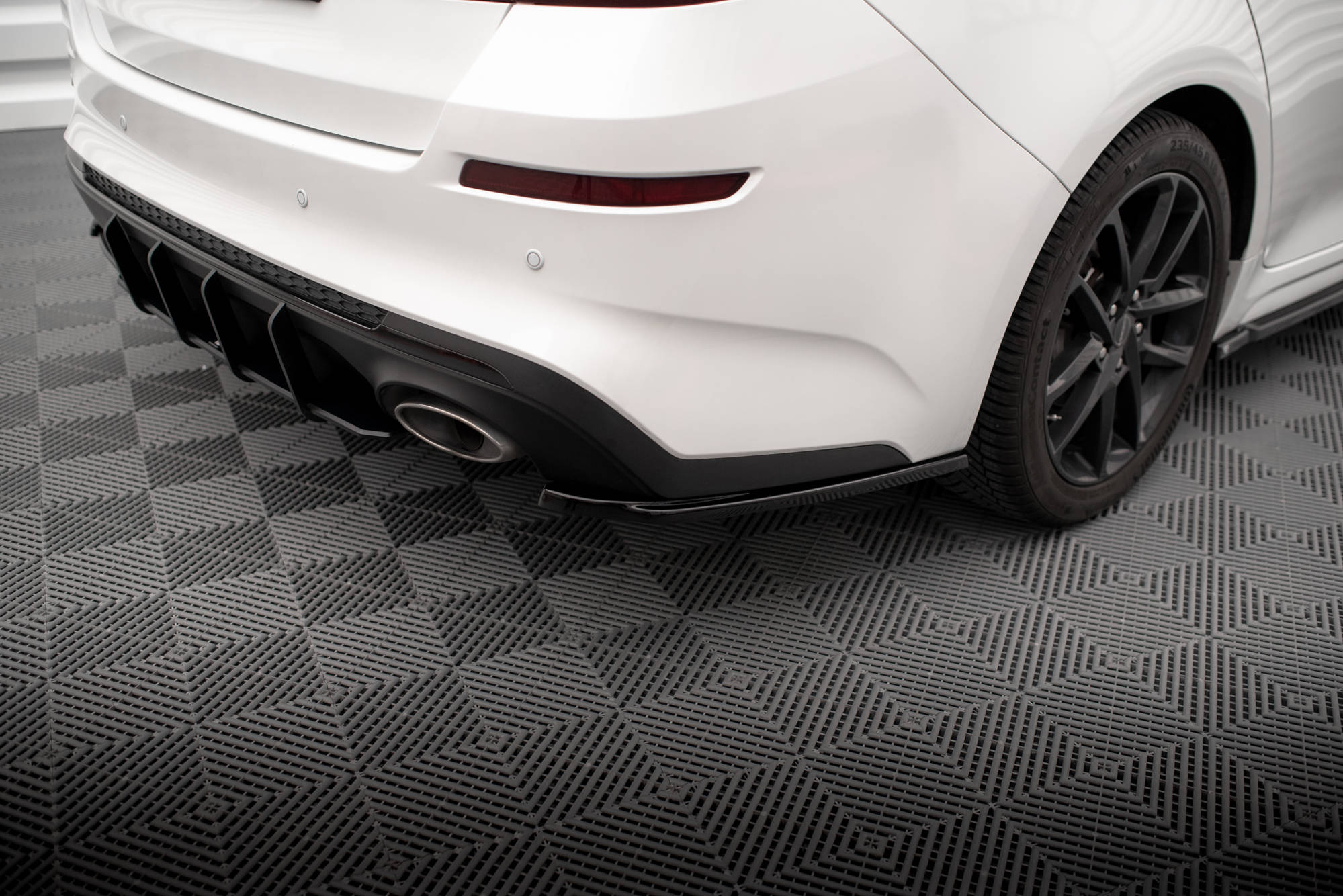Maxton Design - Heck Ansatz Flaps Diffusor V2 für Kia Optima Mk4 Facelift - Aerowerk.