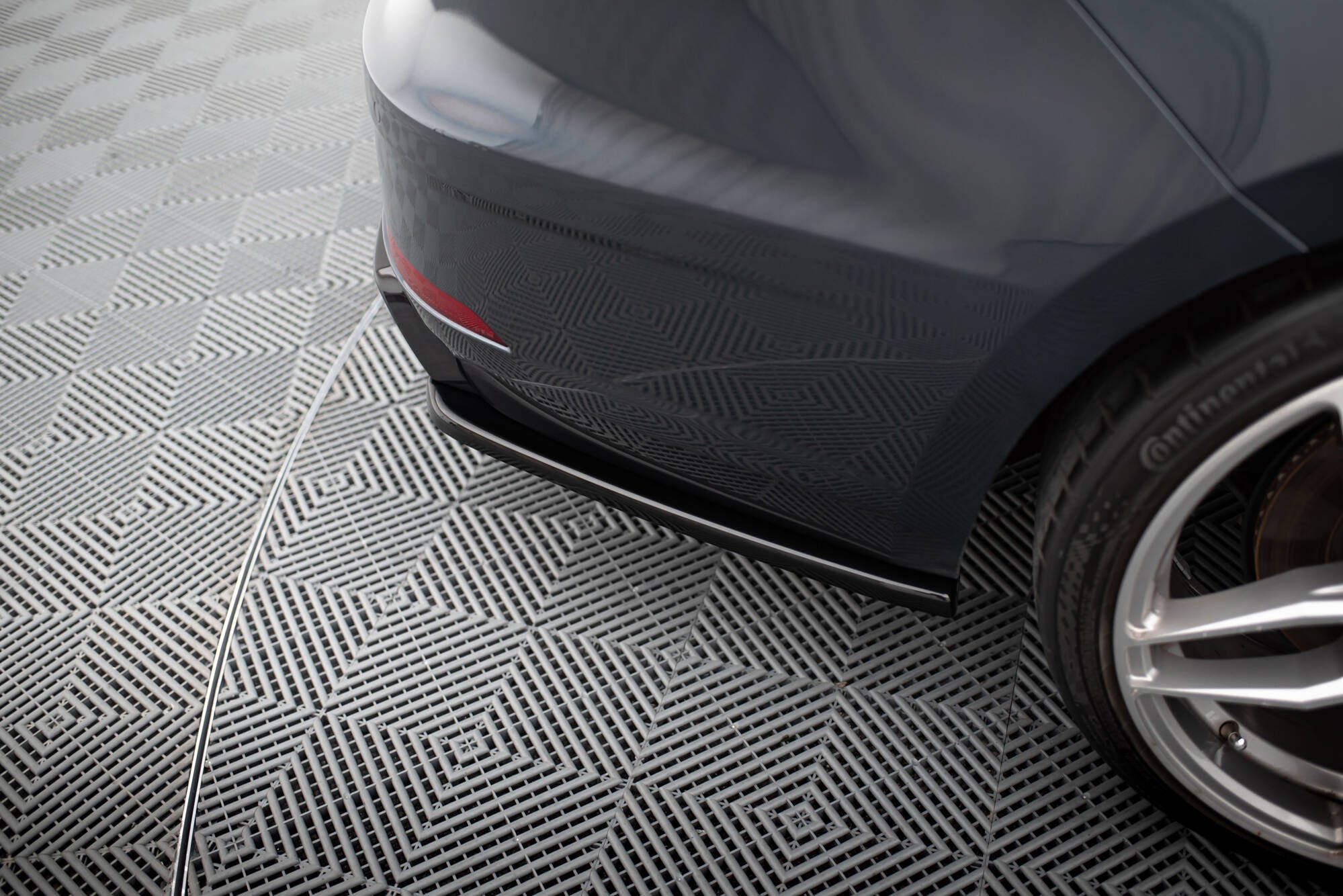 Maxton Design - Heck Ansatz Flaps Diffusor V2 für Seat Leon Cupra Mk3 FL Sportstourer - Aerowerk.