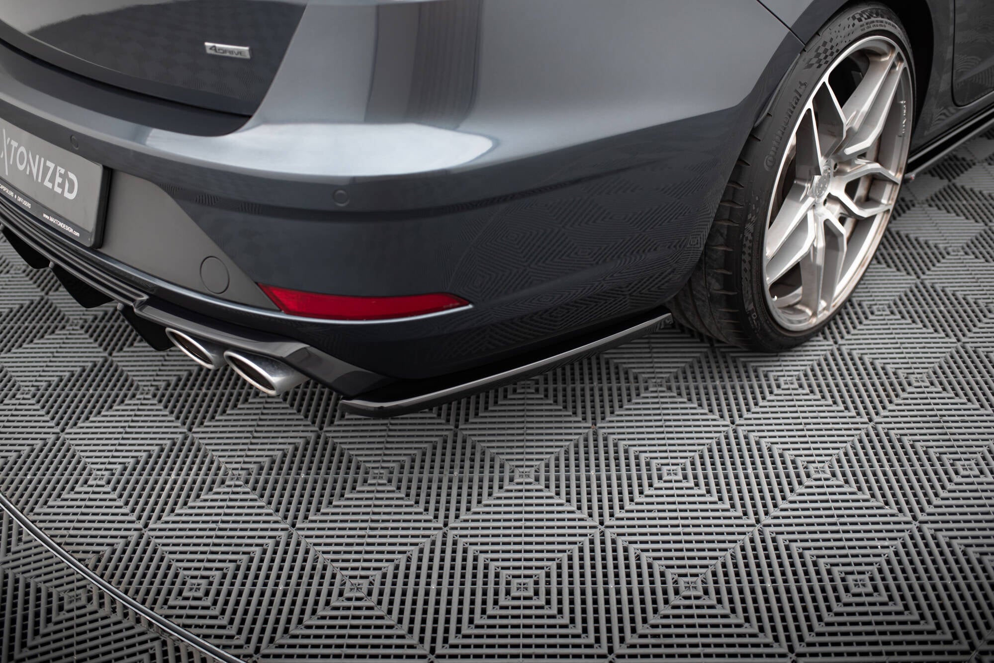 Maxton Design - Heck Ansatz Flaps Diffusor V2 für Seat Leon Cupra Mk3 FL Sportstourer - Aerowerk.
