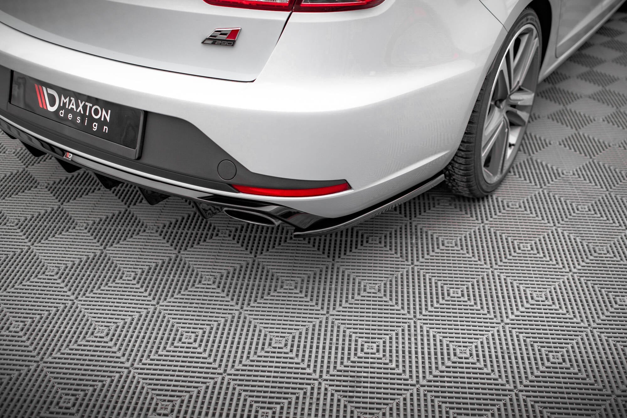 Maxton Design - Heck Ansatz Flaps Diffusor V2 für Seat Leon Cupra Sportstourer Mk3 - Aerowerk.