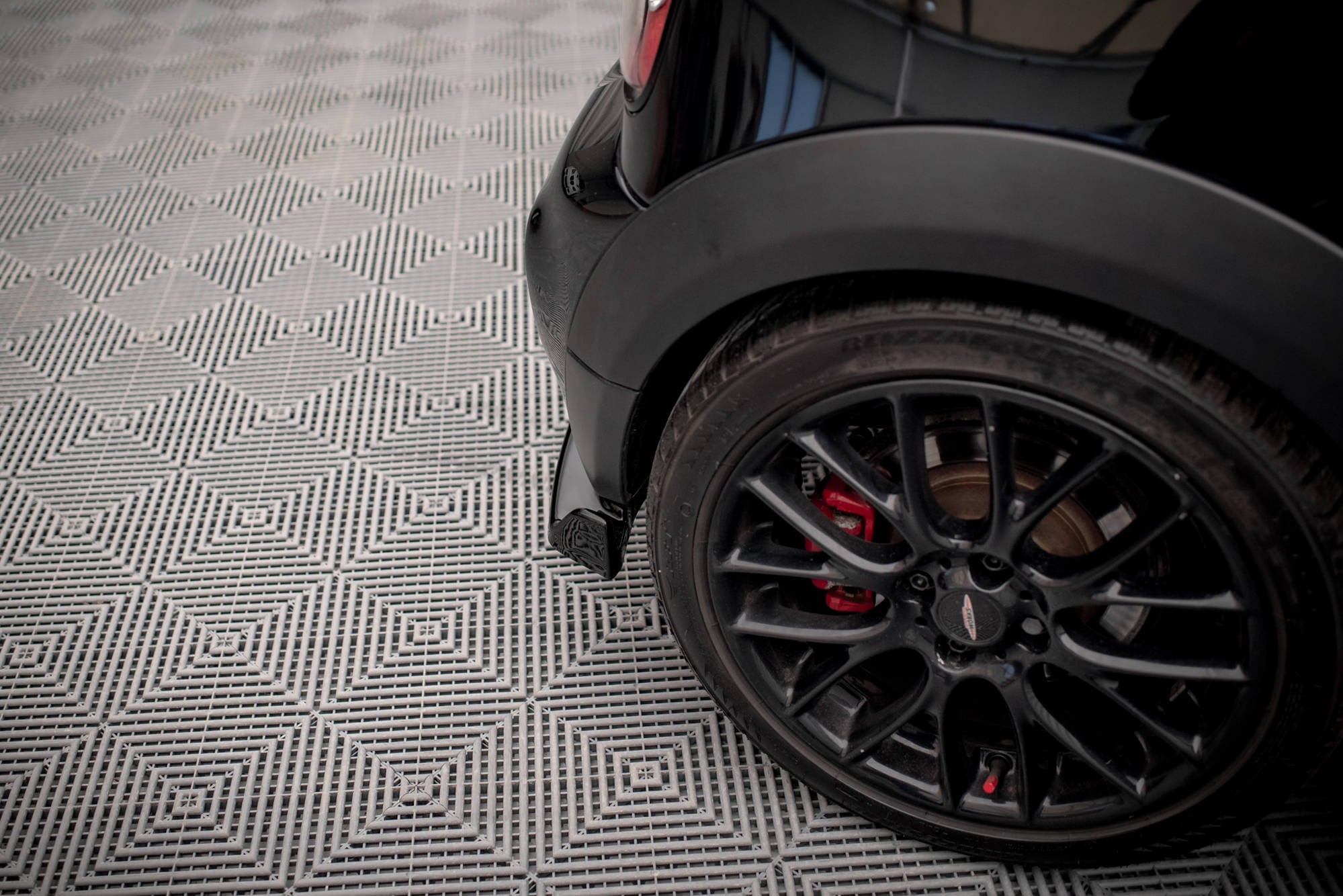 Maxton Design - Heck Ansatz Flaps Diffusor V3 für Mini Cooper John Cooper Works R56 - Aerowerk.