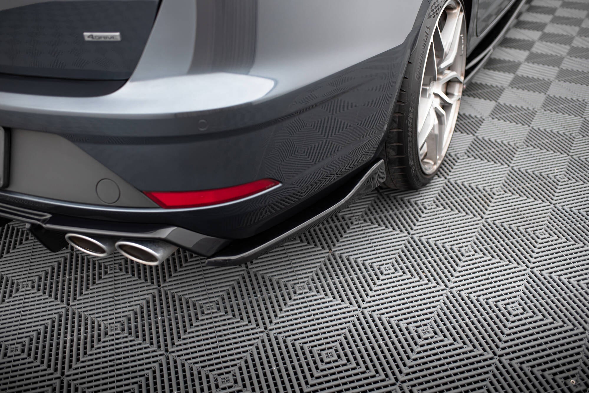 Maxton Design - Heck Ansatz Flaps Diffusor V3 für Seat Leon Cupra Mk3 FL Sportstourer - Aerowerk.