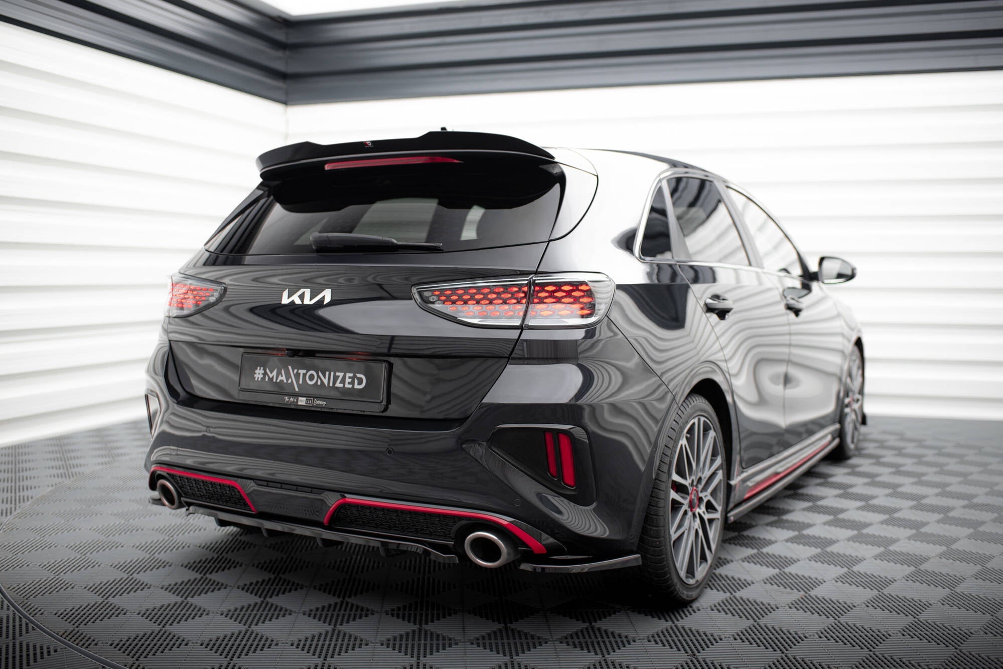 Maxton Design - Mittlerer Cup Diffusor DTM Look Heck Ansatz für Kia Ceed GT Mk3 Facelift - Aerowerk.