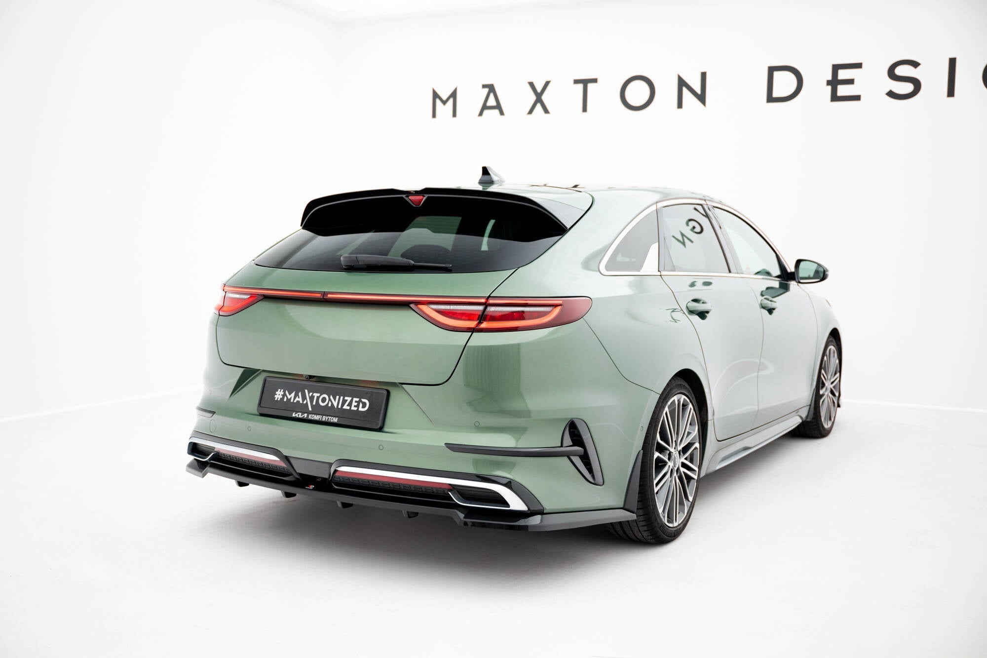 Maxton Design - Mittlerer Cup Diffusor DTM Look Heck Ansatz für Kia Proceed GT - Line Mk1 Facelift - Aerowerk.