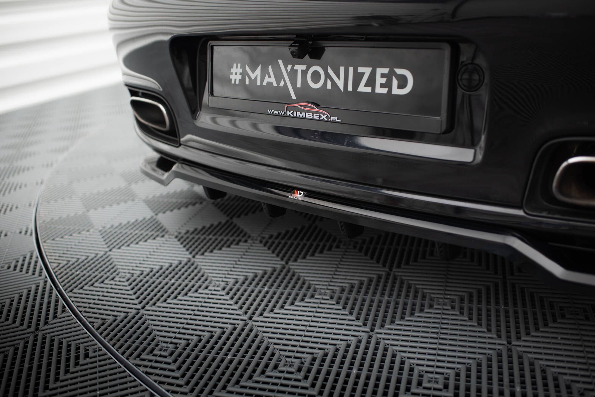 Maxton Design - Mittlerer Cup Diffusor DTM Look Heck Ansatz für Porsche 911 Turbo 997 - Aerowerk.
