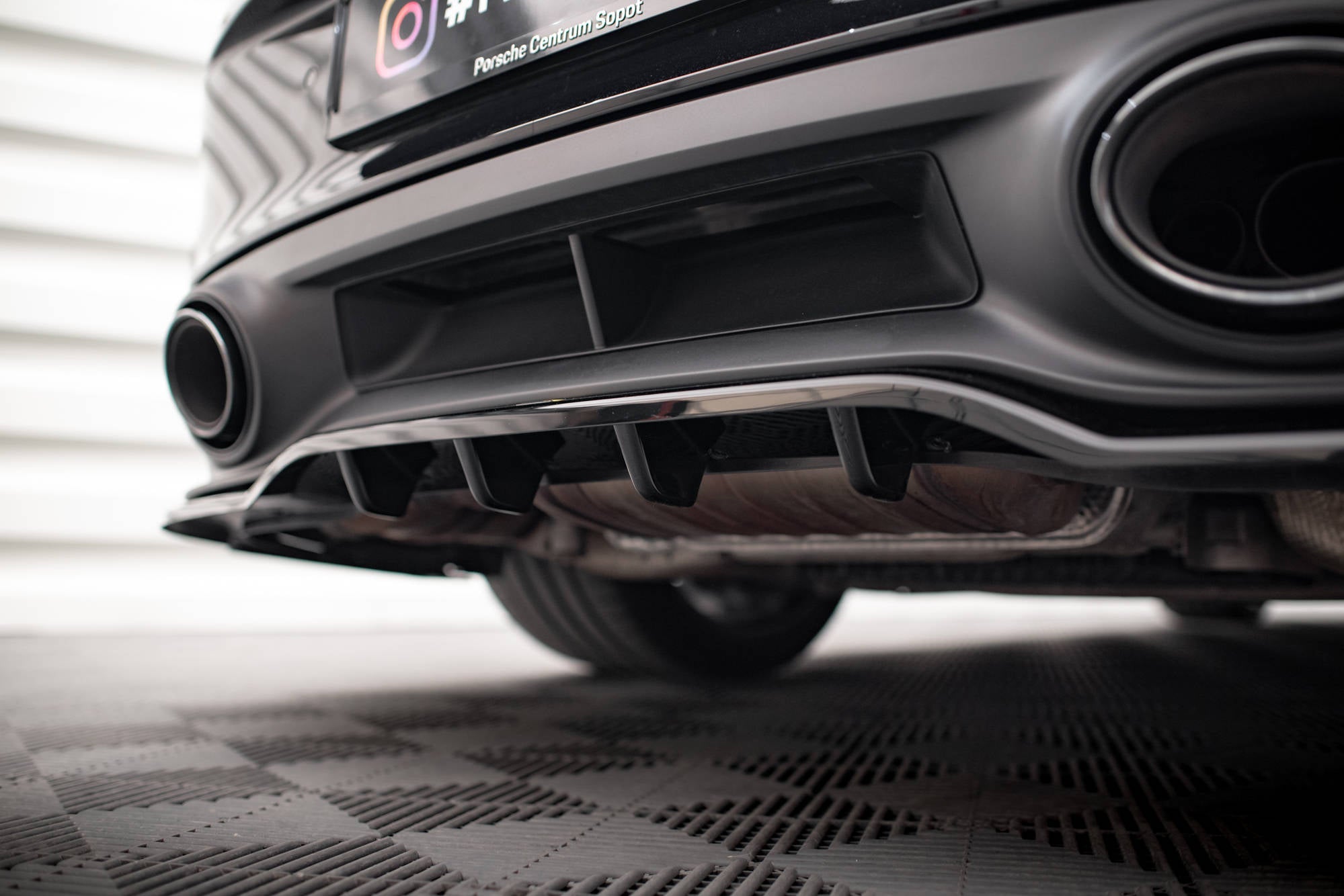Maxton Design - Mittlerer Cup Diffusor DTM Look Heck Ansatz für Porsche 911 Turbo S 992 - Aerowerk.