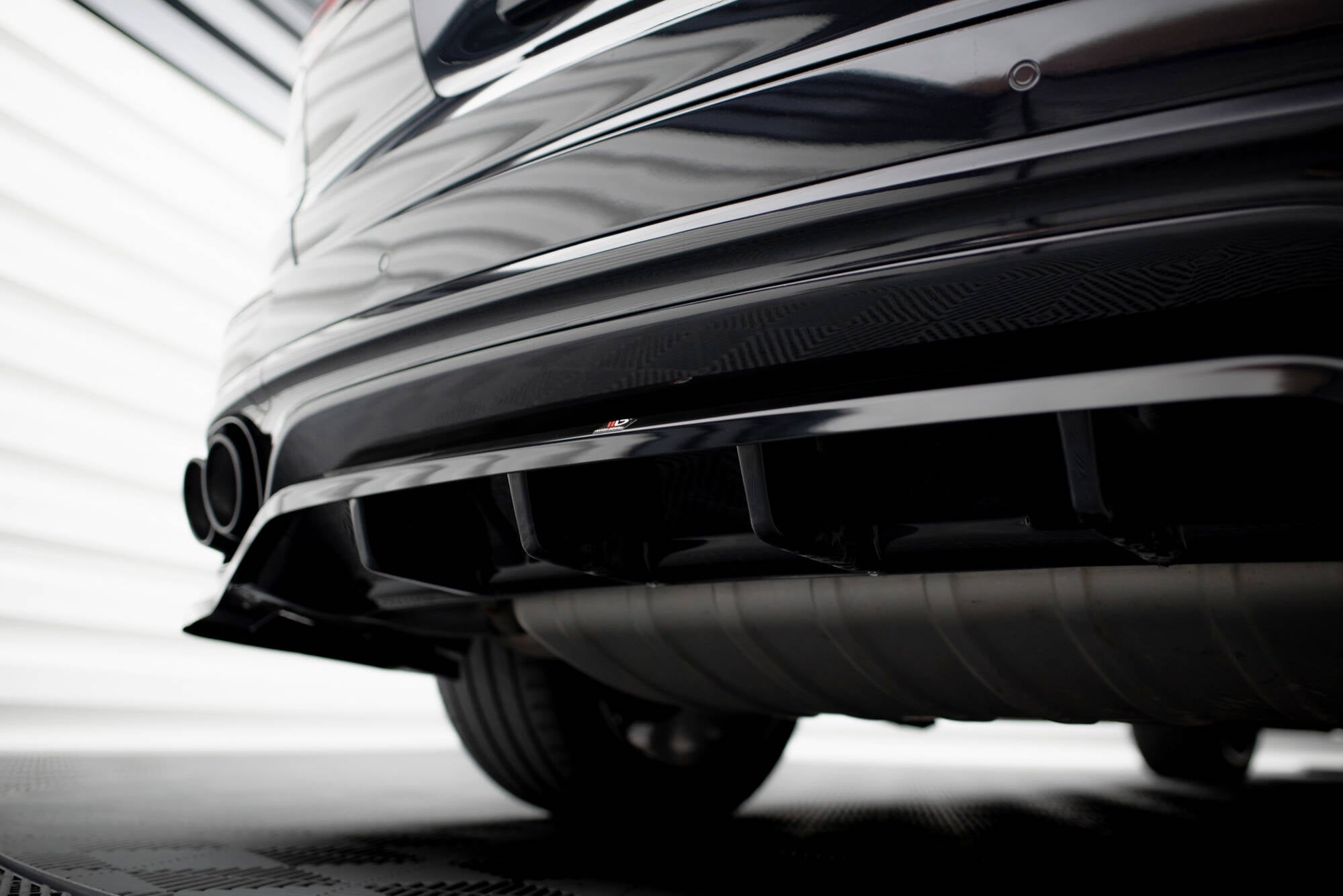 Maxton Design - Mittlerer Cup Diffusor DTM Look Heck Ansatz für Porsche Cayenne Mk2 Facelift - Aerowerk.