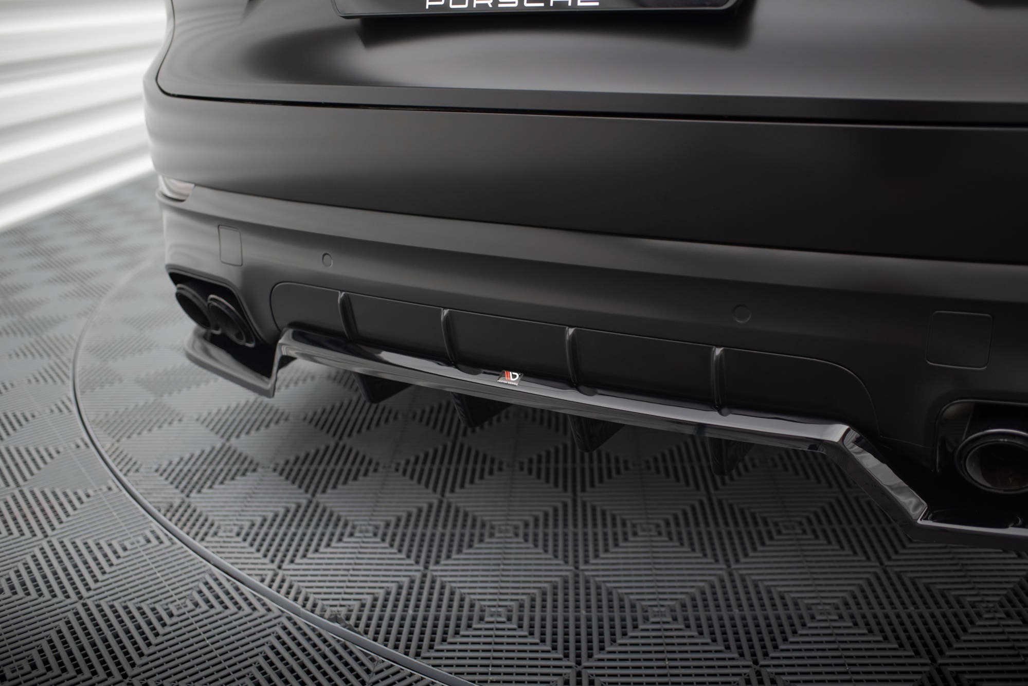 Maxton Design - Mittlerer Cup Diffusor DTM Look Heck Ansatz für Porsche Cayenne Sport Design Mk3 - Aerowerk.