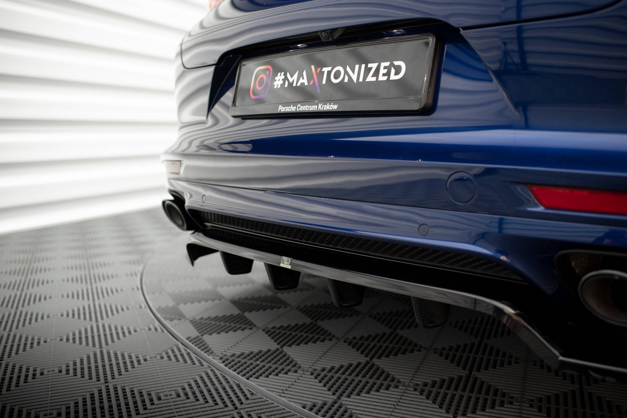 Maxton Design - Mittlerer Cup Diffusor DTM Look Heck Ansatz für Porsche Panamera GTS Sport Turismo 971 Facelift - Aerowerk.