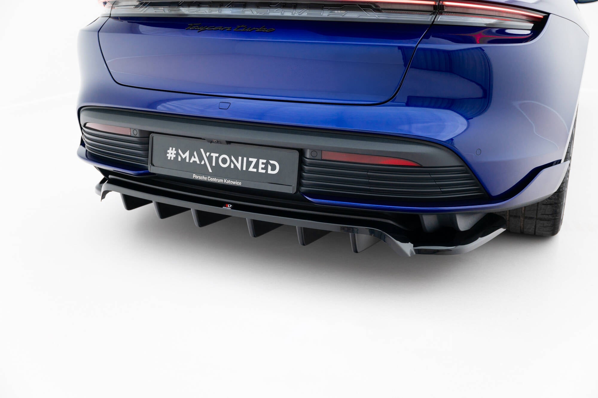 Maxton Design - Mittlerer Cup Diffusor DTM Look Heck Ansatz für Porsche Taycan Turbo S Mk1 - Aerowerk.
