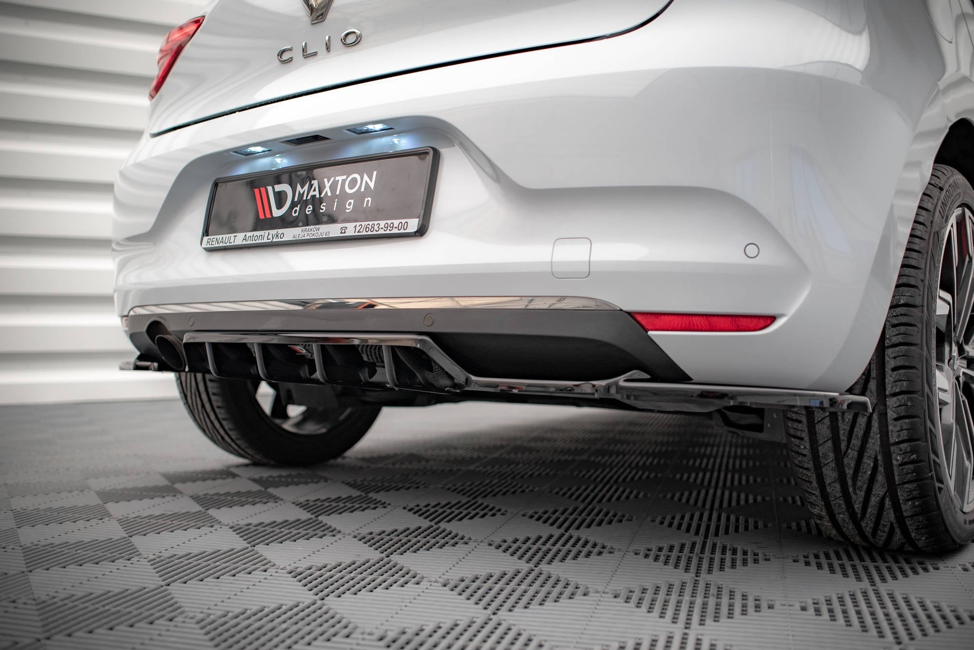 Maxton Design - Mittlerer Cup Diffusor DTM Look Heck Ansatz für Renault Clio Mk5 - Aerowerk.