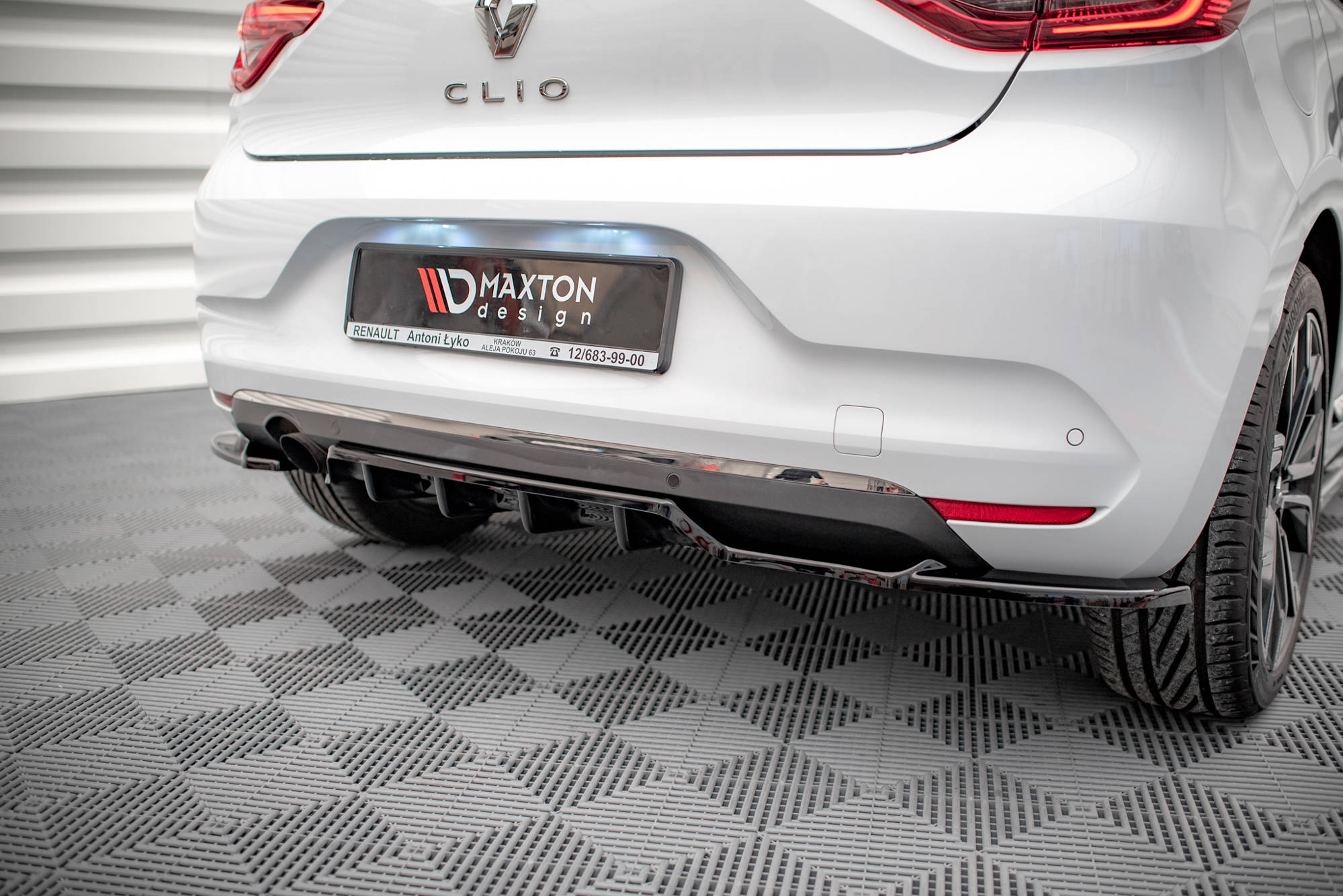 Maxton Design - Mittlerer Cup Diffusor DTM Look Heck Ansatz für Renault Clio Mk5 - Aerowerk.