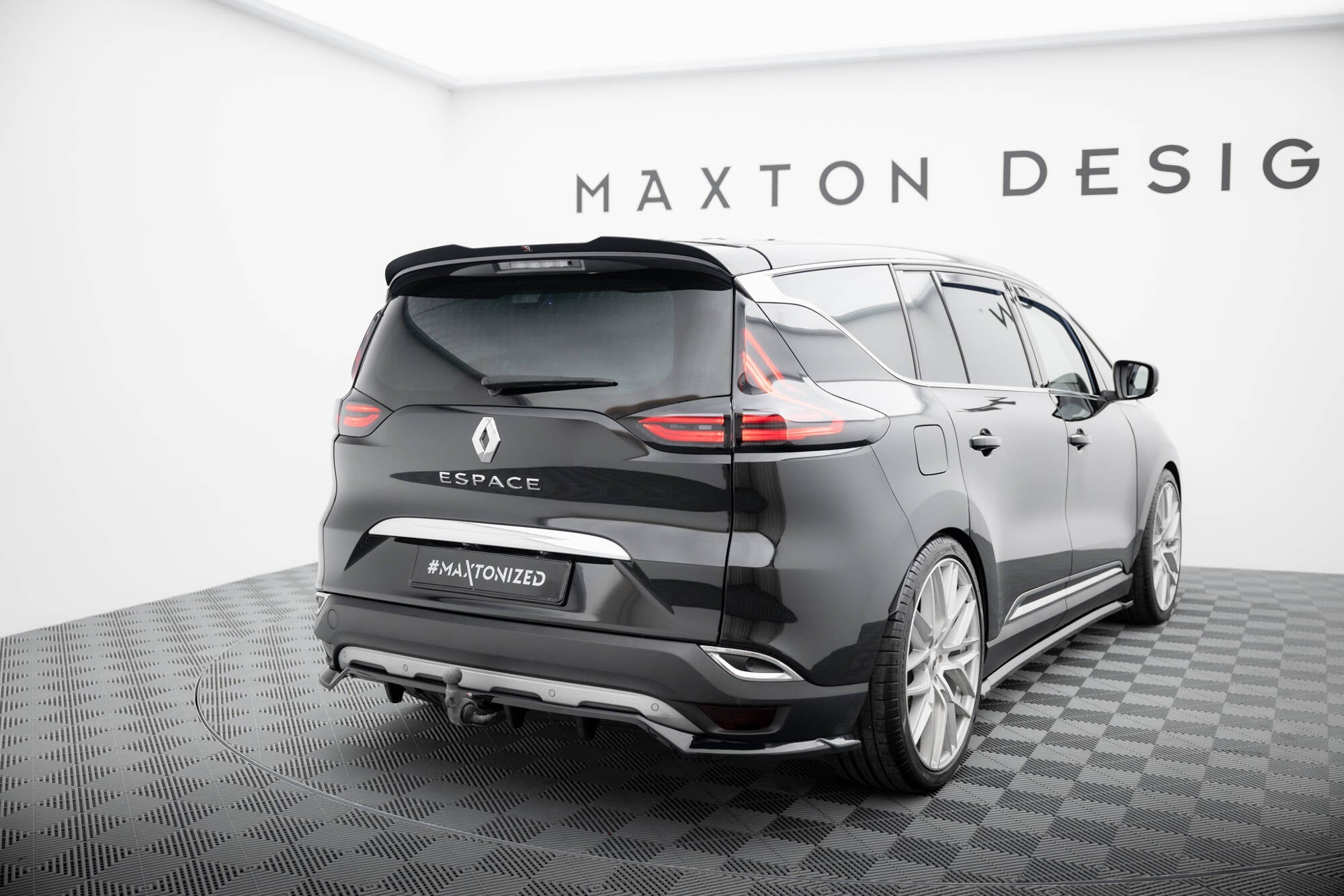 Maxton Design - Mittlerer Cup Diffusor DTM Look Heck Ansatz für Renault Espace Mk5 - Aerowerk.