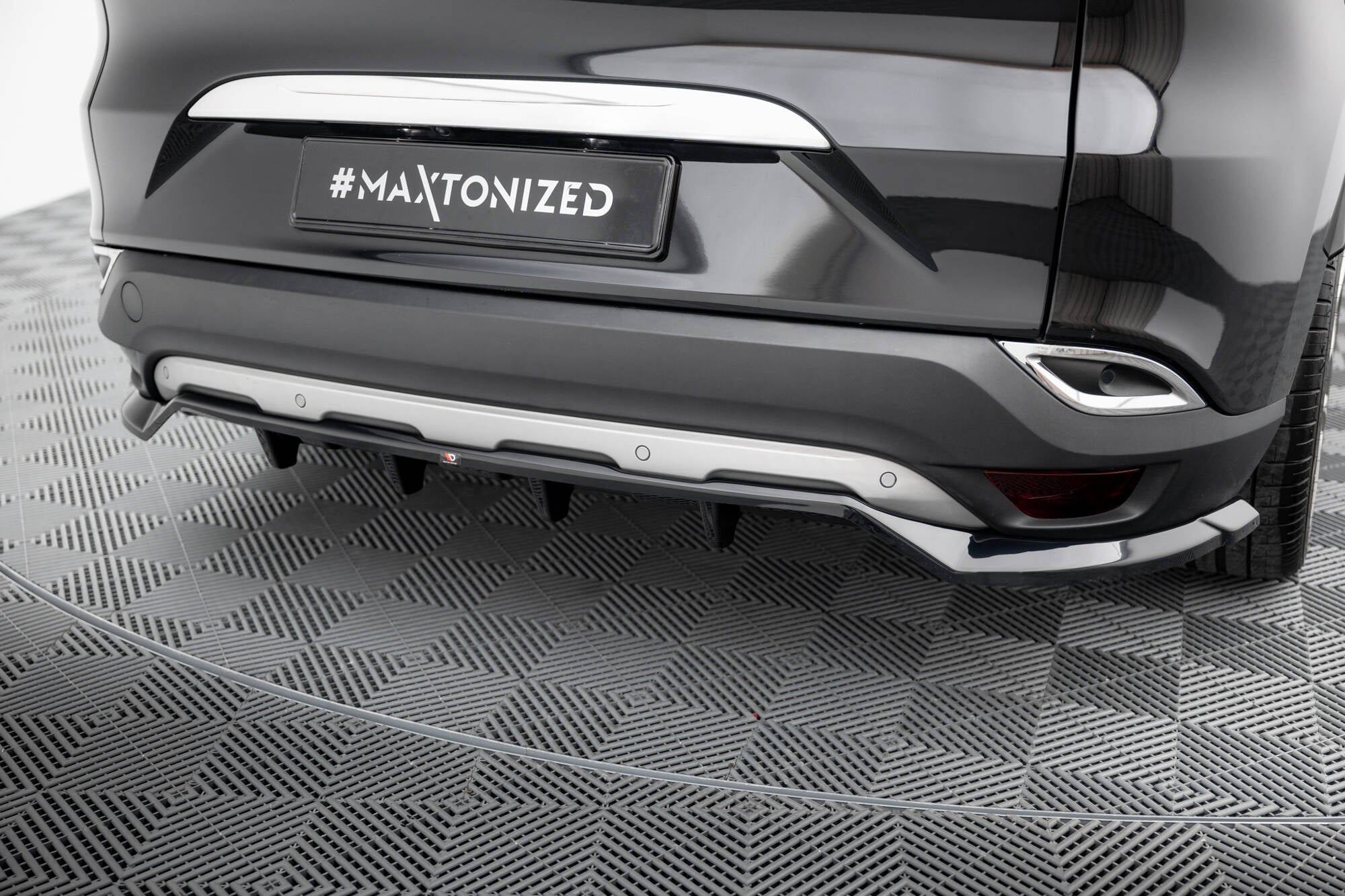 Maxton Design - Mittlerer Cup Diffusor DTM Look Heck Ansatz für Renault Espace Mk5 - Aerowerk.