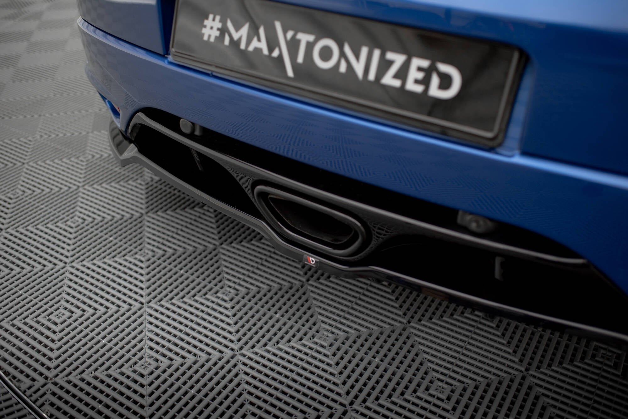 Maxton Design - Mittlerer Cup Diffusor DTM Look Heck Ansatz für Renault Megane RS Mk3 - Aerowerk.
