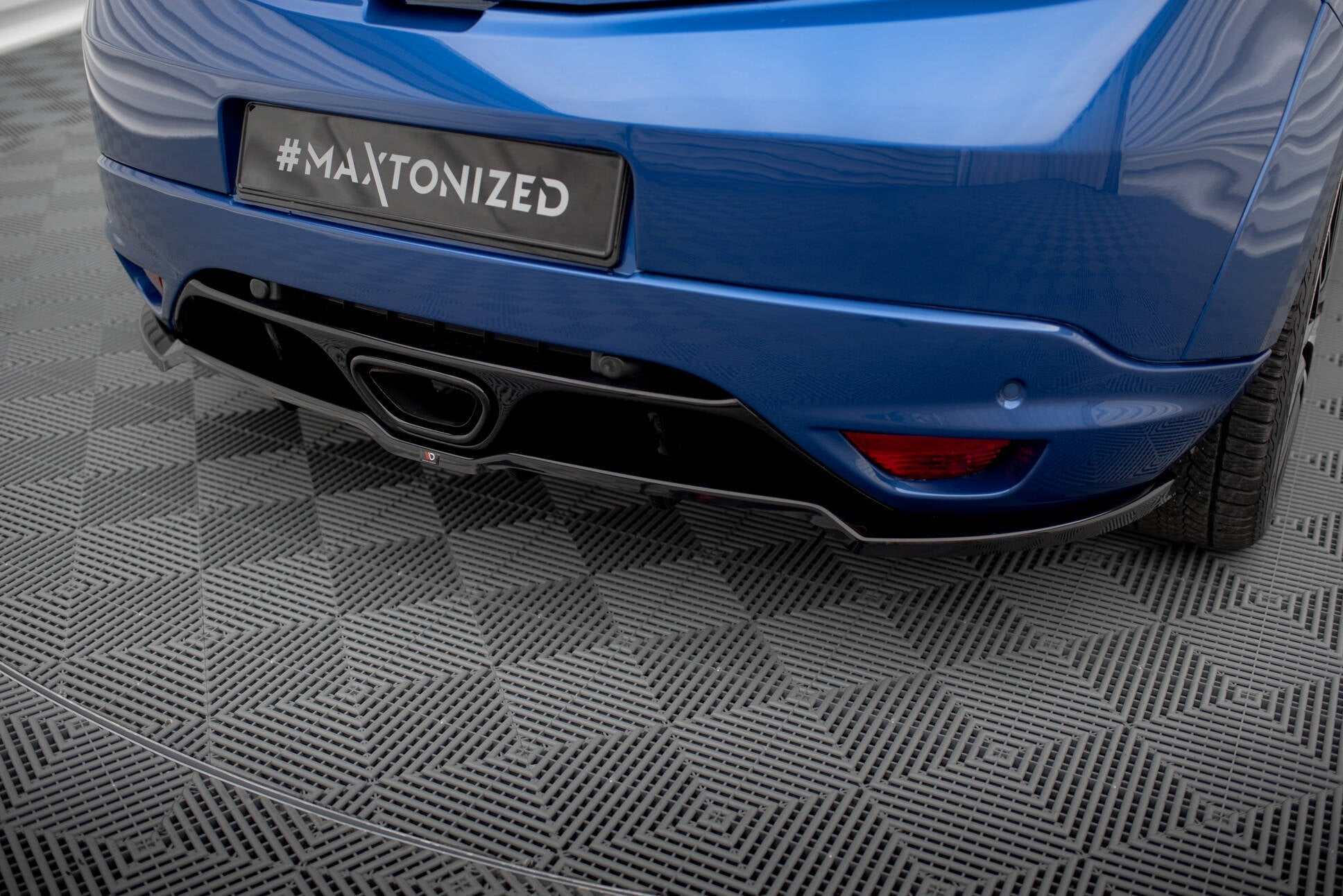Maxton Design - Mittlerer Cup Diffusor DTM Look Heck Ansatz für Renault Megane RS Mk3 - Aerowerk.