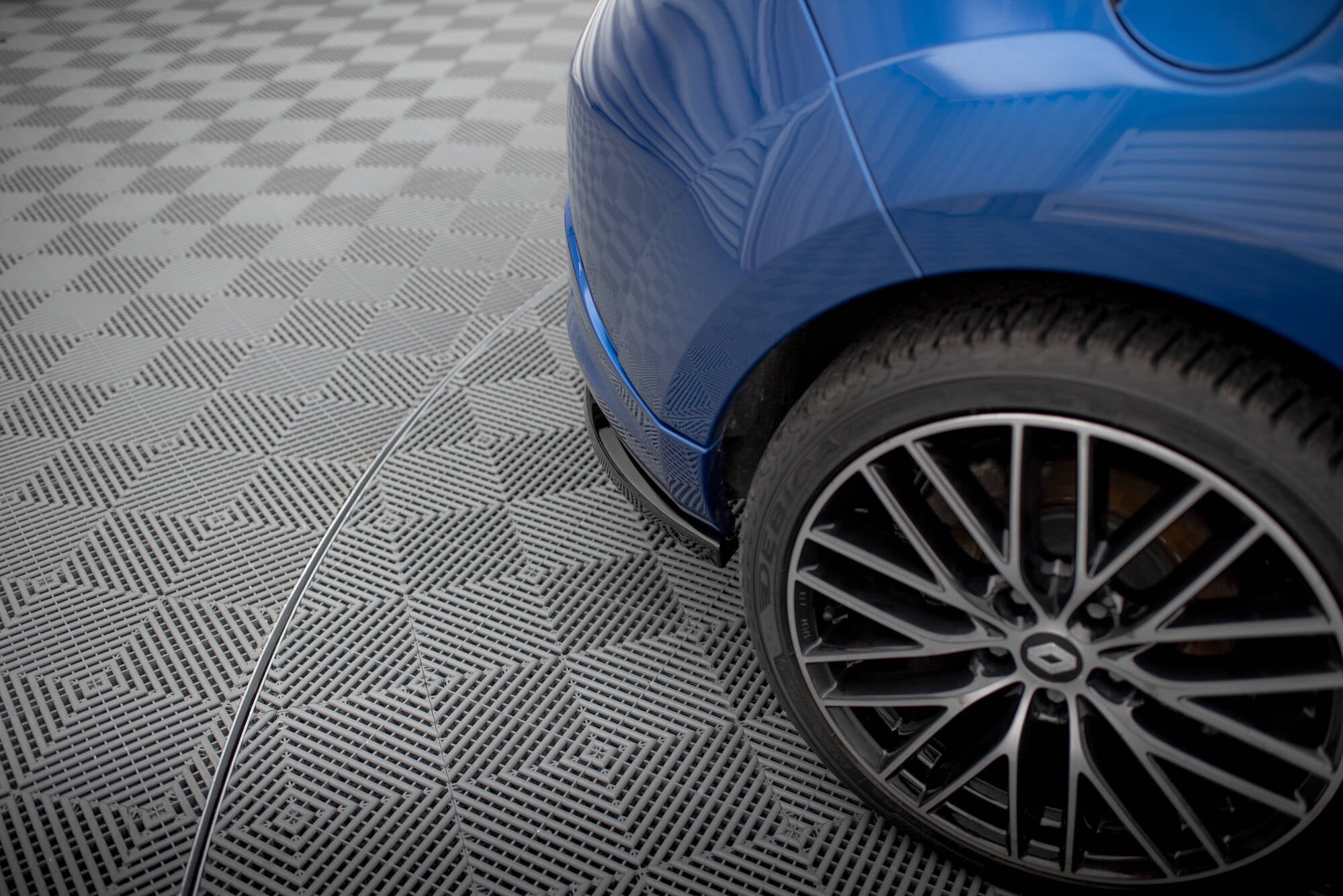 Maxton Design - Mittlerer Cup Diffusor DTM Look Heck Ansatz für Renault Megane RS Mk3 - Aerowerk.