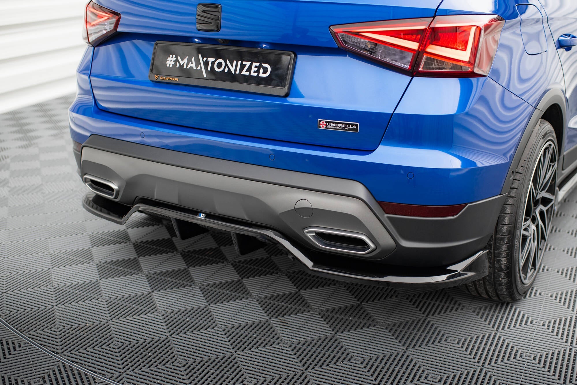 Maxton Design - Mittlerer Cup Diffusor DTM Look Heck Ansatz für Seat Arona FR Mk1 Facelift - Aerowerk.