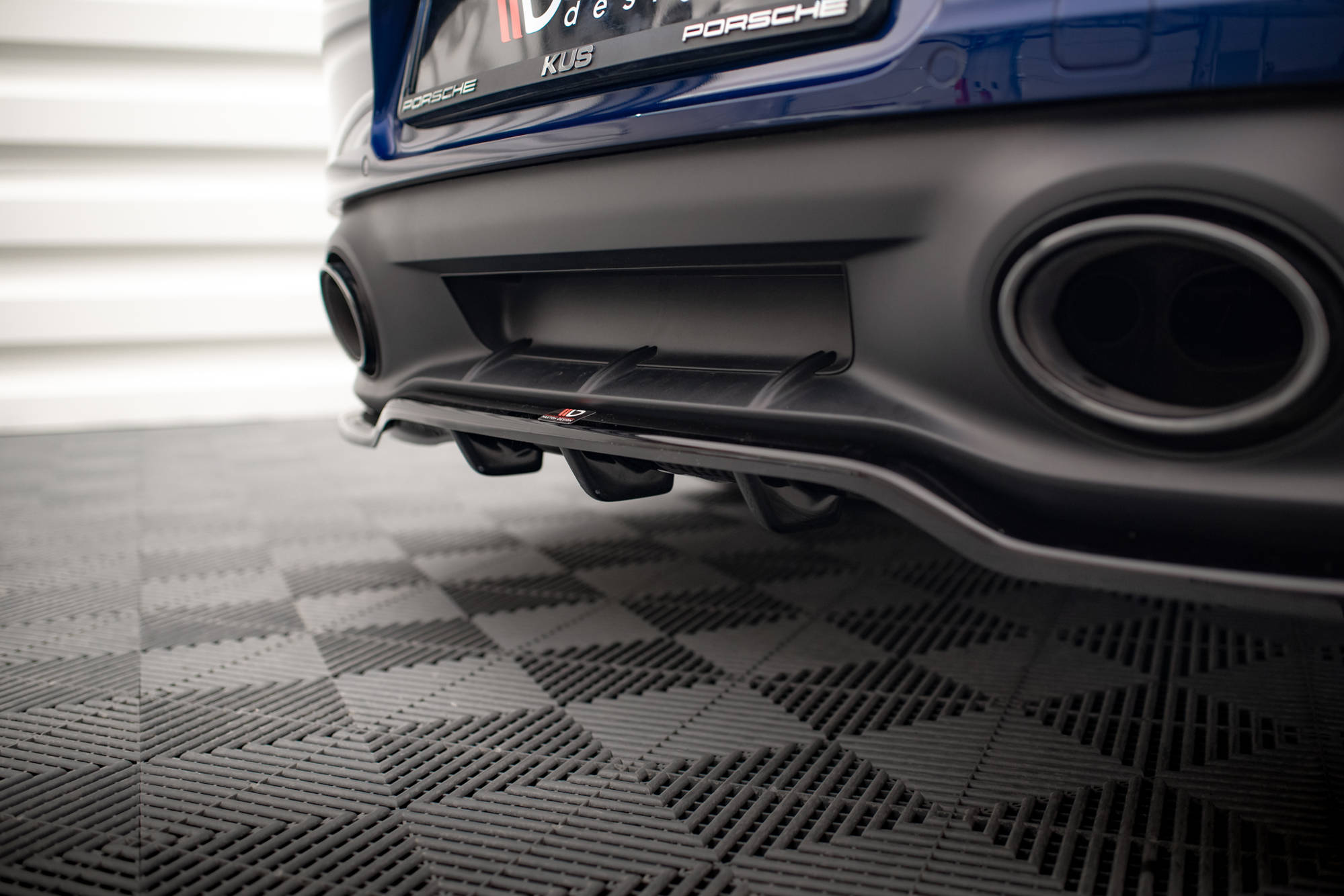 Maxton Design - Mittlerer Cup Diffusor V1 DTM Look Heck Ansatz für Porsche 911 Carrera Aero / Carrera GTS 992 - Aerowerk.