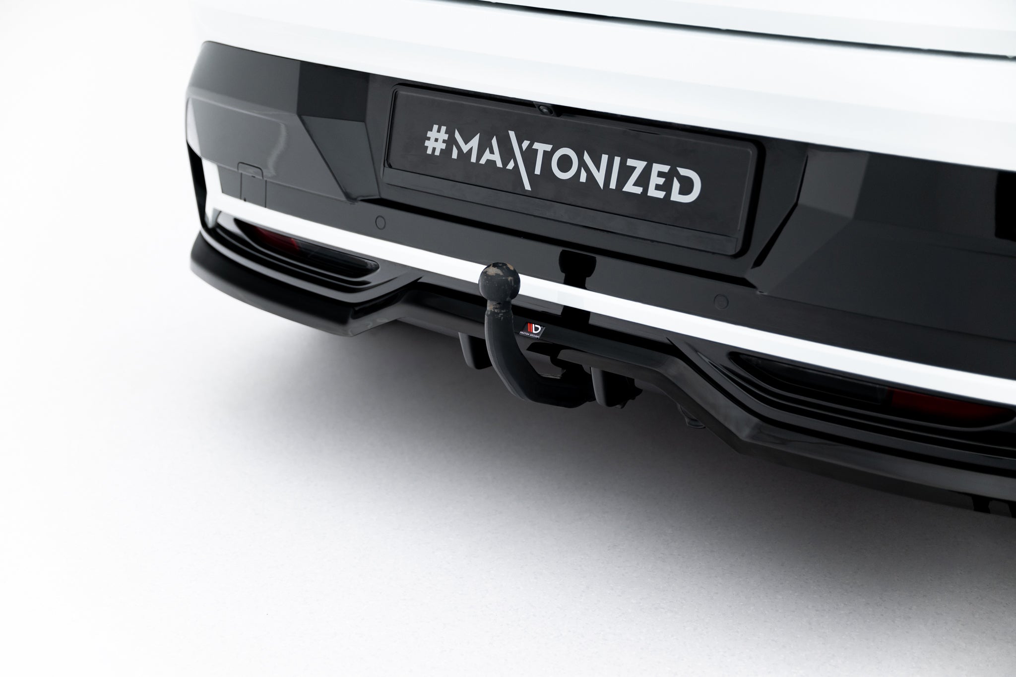 Maxton Design - Mittlerer Diffusor Heck Ansatz DTM Look für Renault Megane E - Tech Electric Mk1 - Aerowerk.
