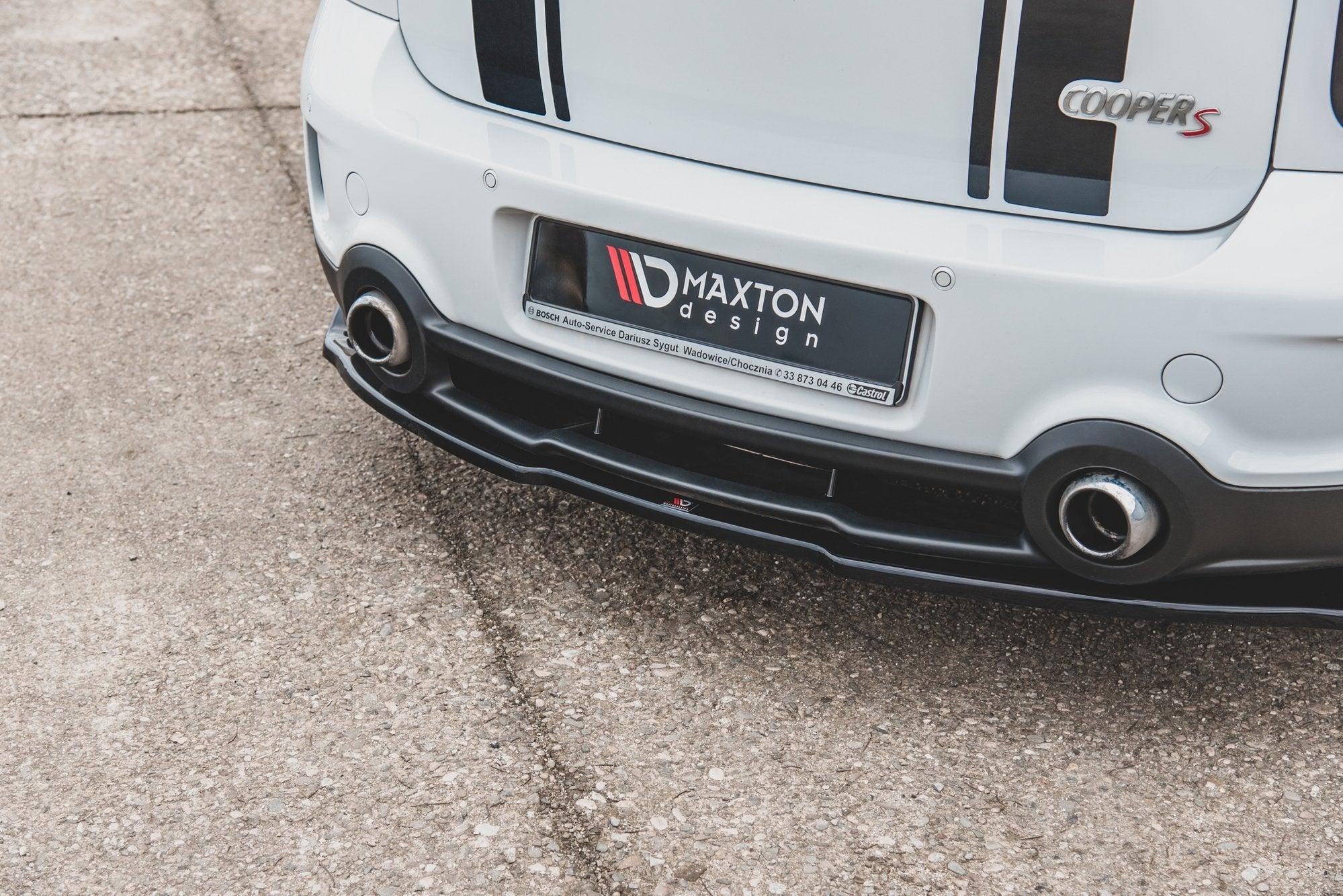 Maxton Design - Mittlerer Diffusor Heck Ansatz für Mini Countryman Mk1 JCW schwarz matt - Aerowerk.