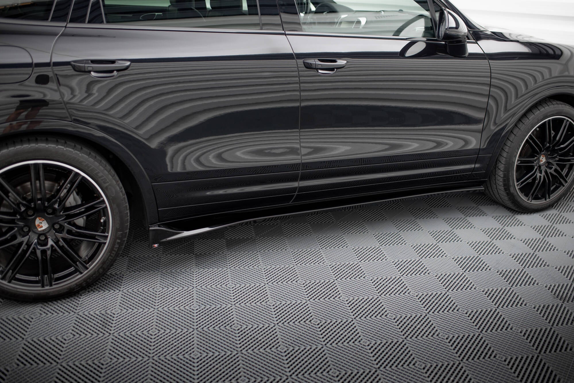 Maxton Design - Seitenschweller Ansatz für Porsche Cayenne Mk2 Facelift - Aerowerk.