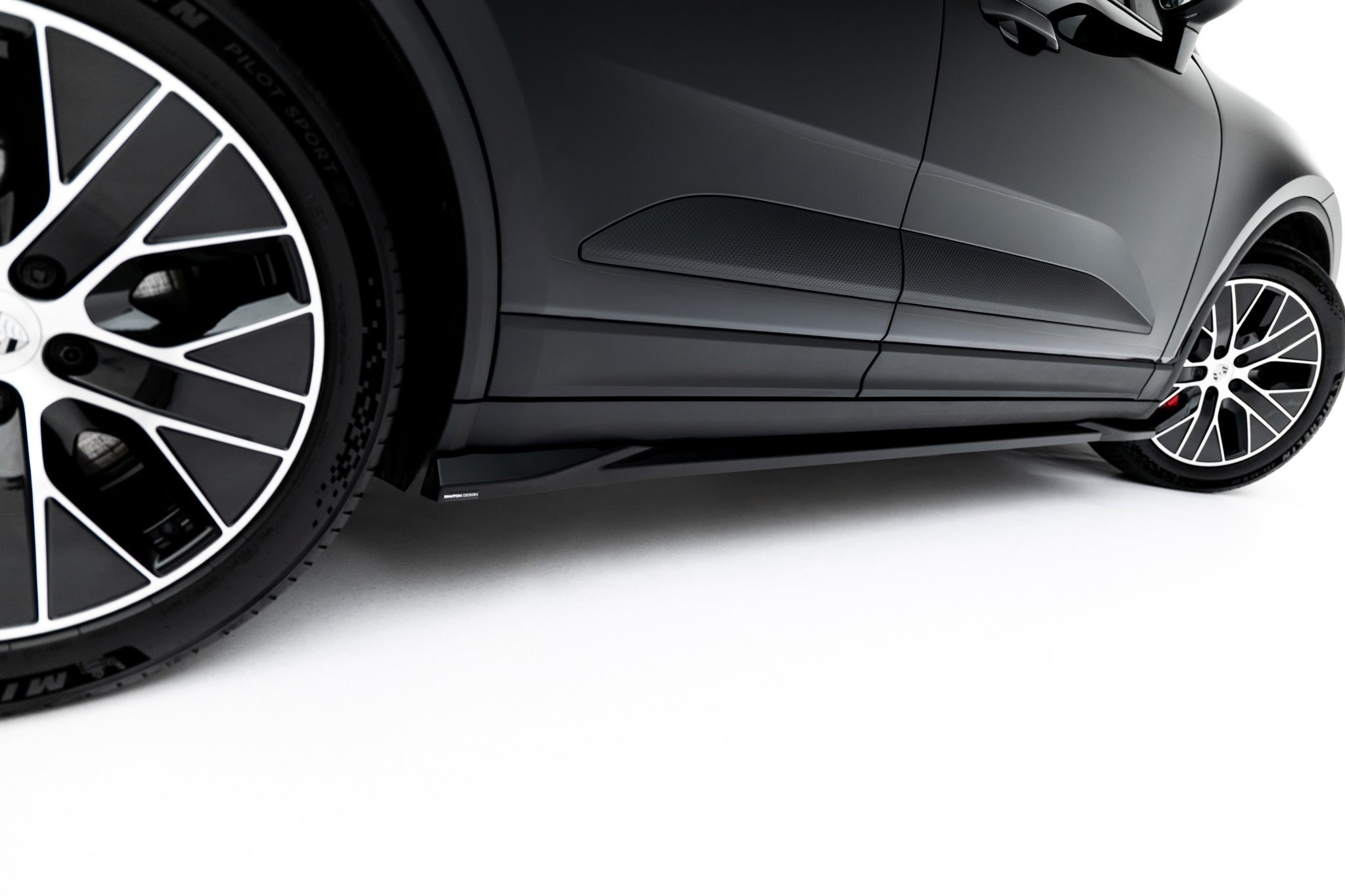 Maxton Design - Seitenschweller Ansatz für Porsche Macan EV Mk1 - Aerowerk.