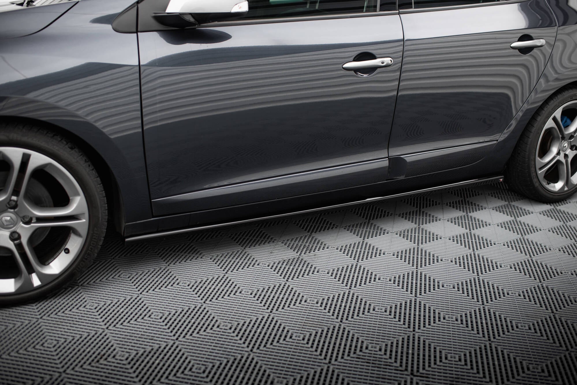 Maxton Design - Seitenschweller Ansatz für Renault Megane GT MK3 Facelift - Aerowerk.