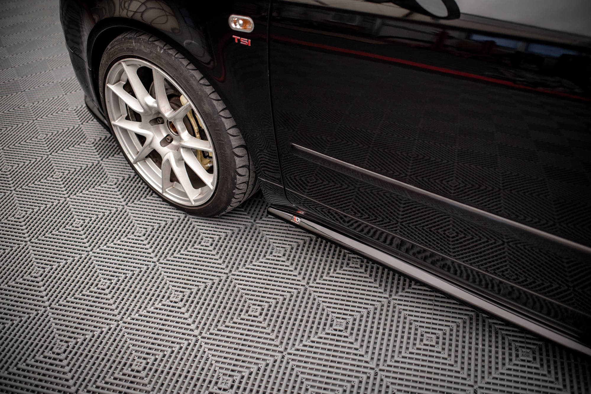 Maxton Design - Seitenschweller Ansatz für Seat Exeo Carbon Look - Aerowerk.