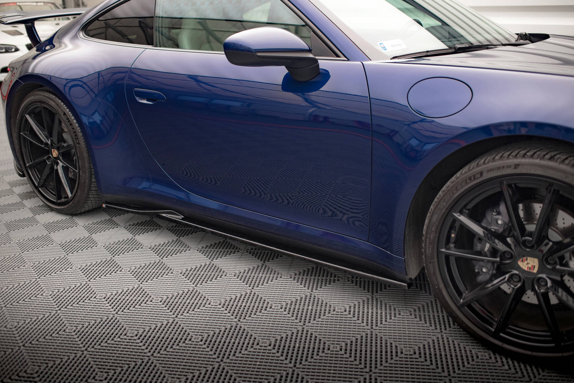 Maxton Design - Seitenschweller V1 Ansatz für für Porsche 911 Carrera Aero / Carrera GTS 992 - Aerowerk.