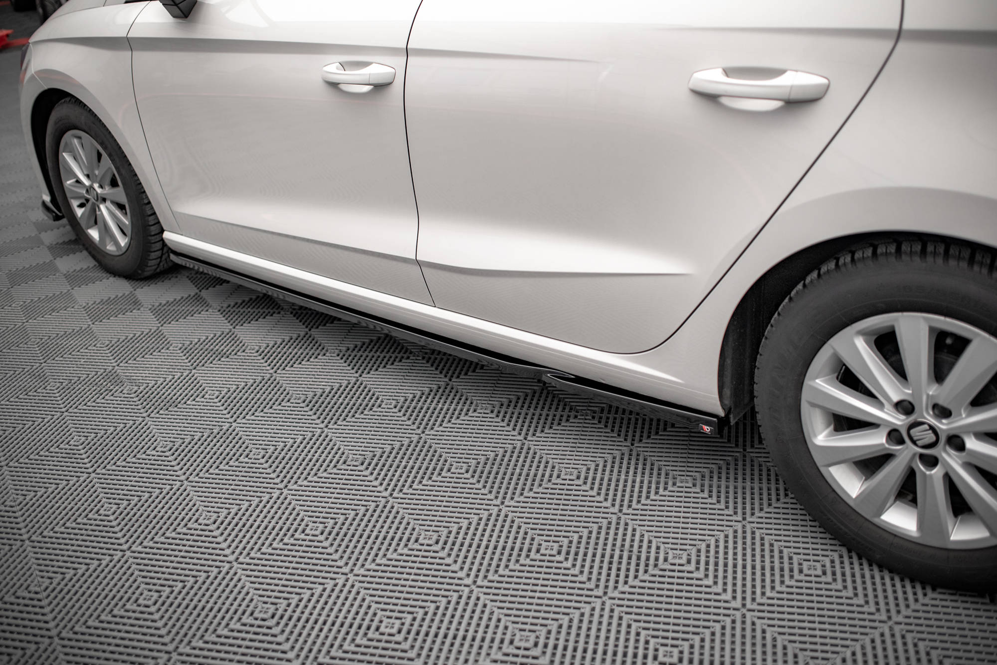 Maxton Design - Seitenschweller V2 Ansatz für Seat Ibiza FR/ Standard Mk5 - Aerowerk.