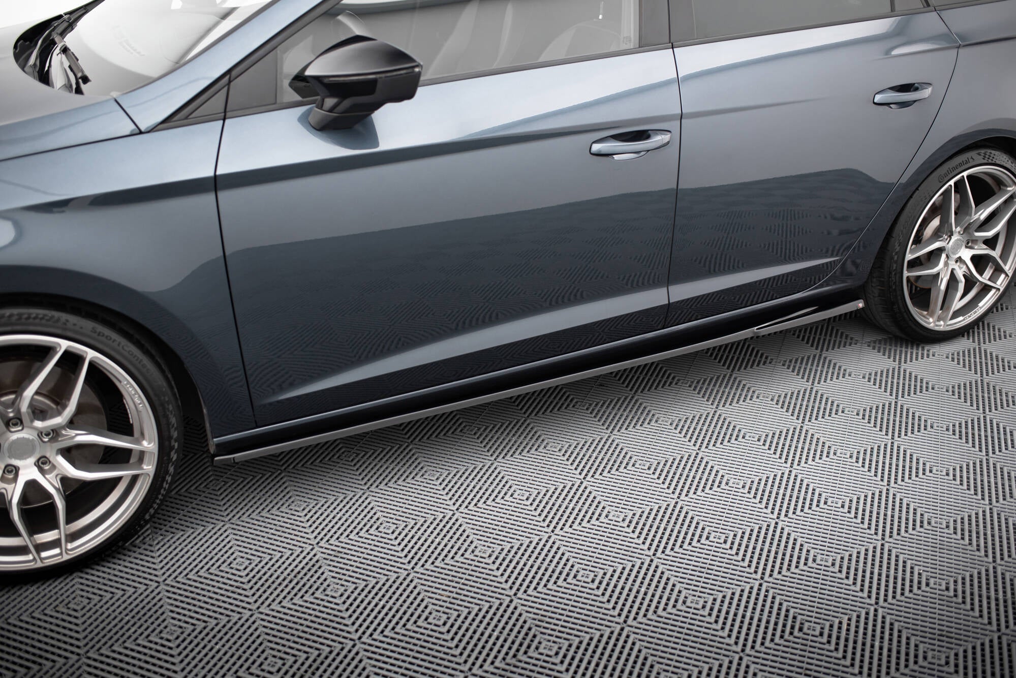Maxton Design - Seitenschweller V5 Ansatz für Seat Leon Cupra / FR Mk3 / Mk3 Facelift - Aerowerk.