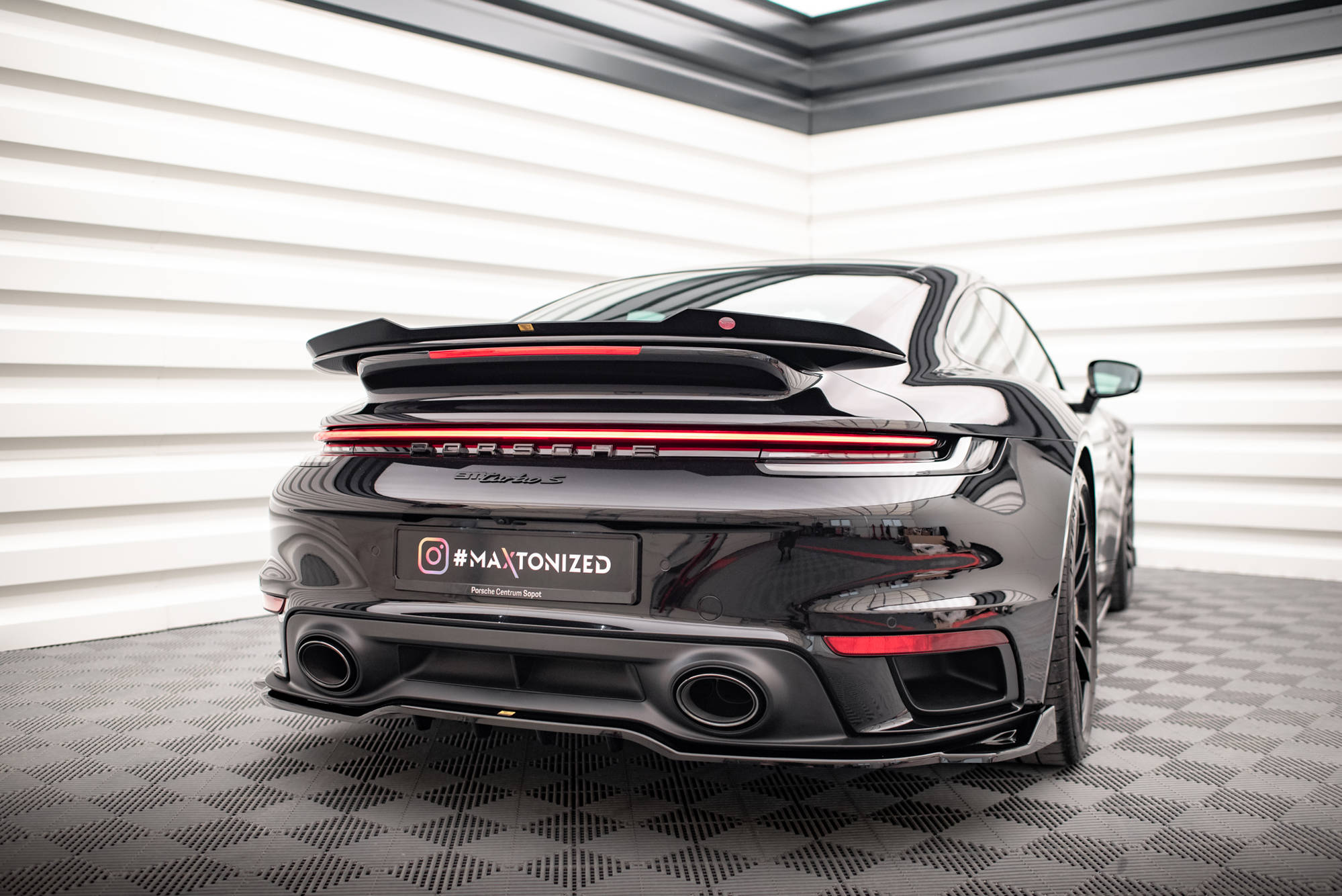 Maxton Design - Spoiler für Porsche 911 Turbo S 992 - Aerowerk.