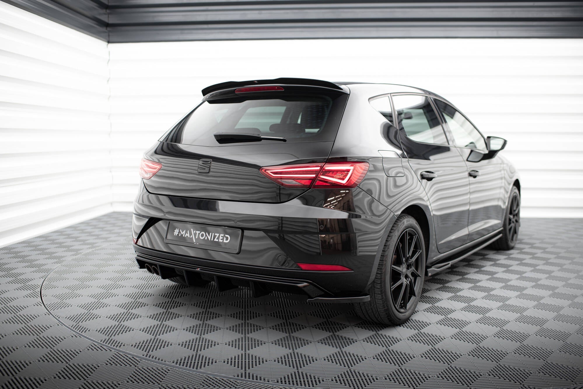 Maxton Design - Spoiler für SEAT LEON III - Aerowerk.