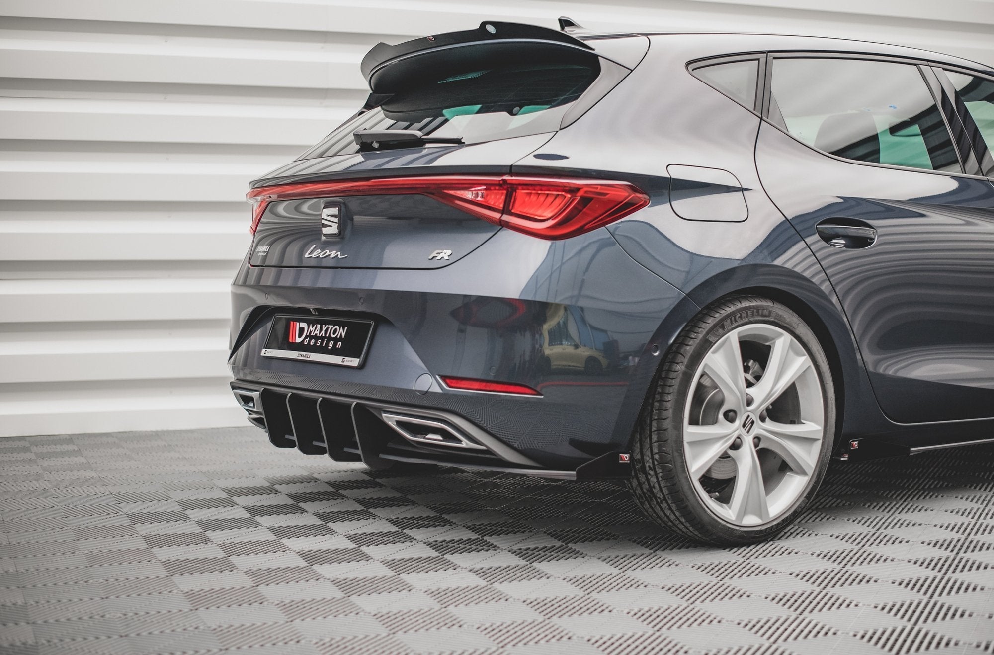 Maxton Design - Street Pro Diffusor Heck Ansatz +Flaps für Seat Leon FR Hatchback Mk4 - Aerowerk.