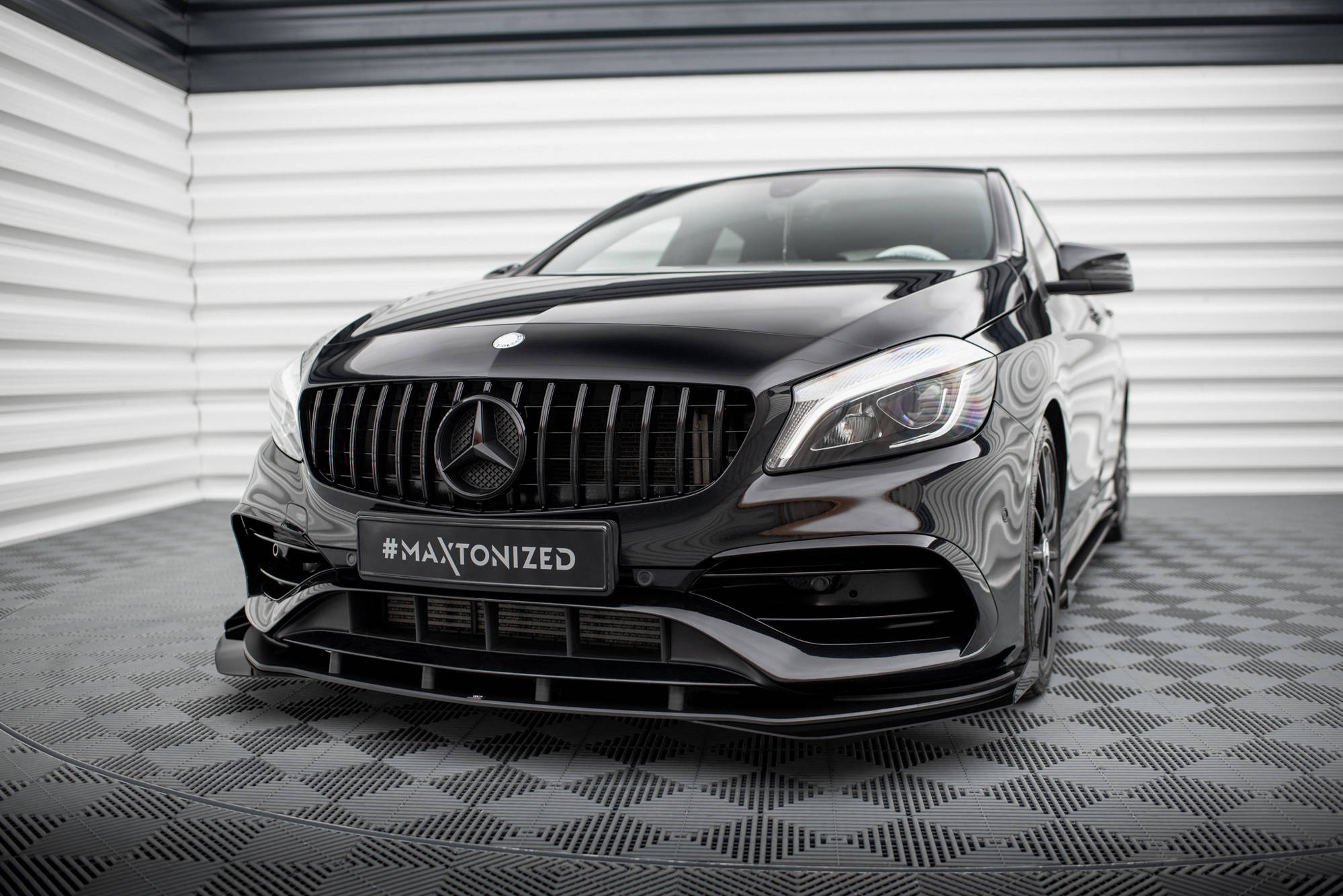 Maxton Design - Street Pro Frontlippe + Flaps für Mercedes - Benz A AMG - Line W176 Facelift - Aerowerk.