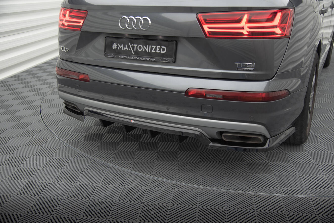Mittlerer Cup Diffusor DTM Look Heck Ansatz für Audi Q7 Mk2