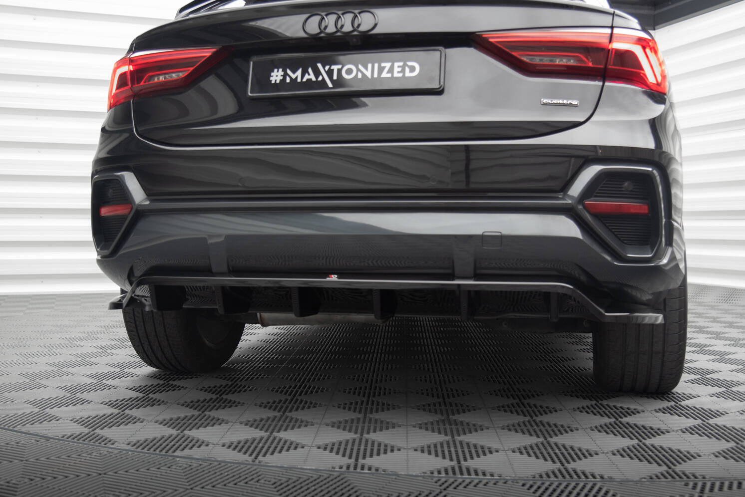Mittlerer Cup Diffusor DTM Look Heck Ansatz für Audi Q3 Sportback F3