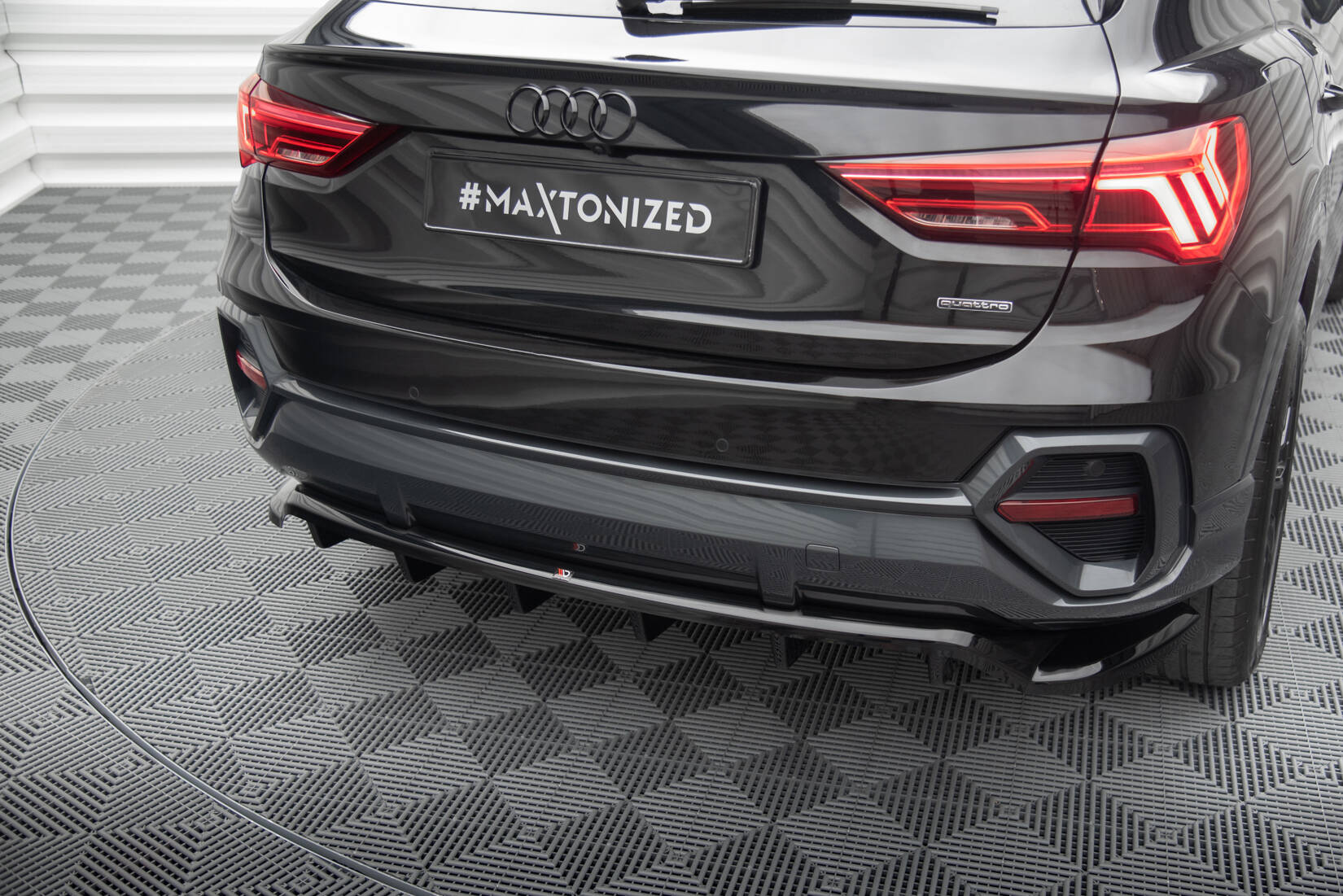 Mittlerer Cup Diffusor DTM Look Heck Ansatz für Audi Q3 Sportback F3