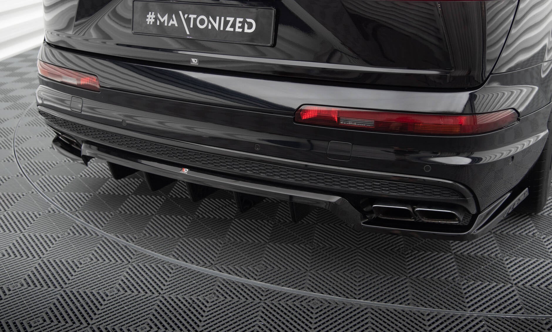 Mittlerer Cup Diffusor DTM Look Heck Ansatz für Audi SQ7 Mk2