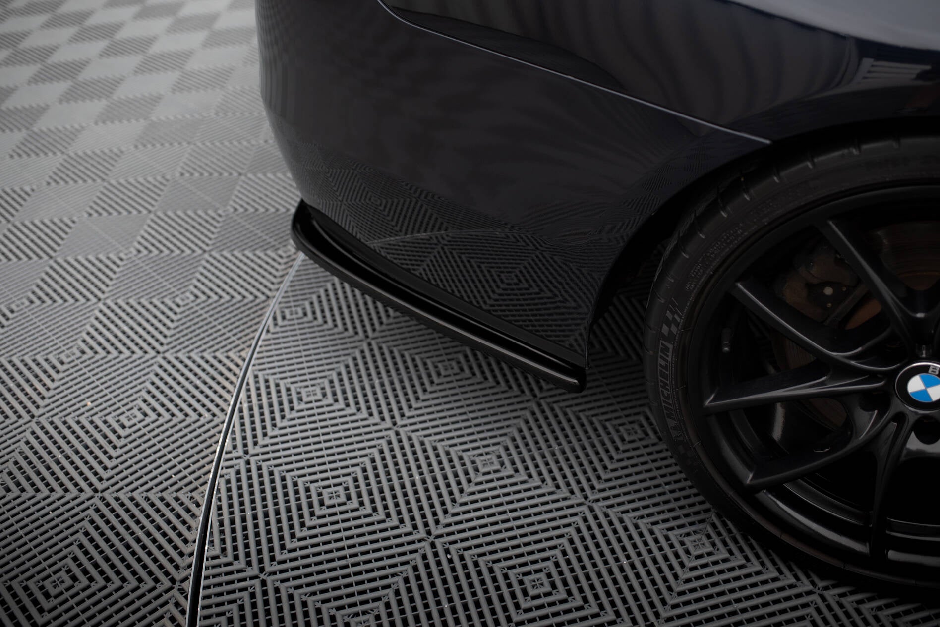 Flaps Heckansatz Diffusor für BMW 5er F11 M Paket (mit zwei Einzel Endstücken)