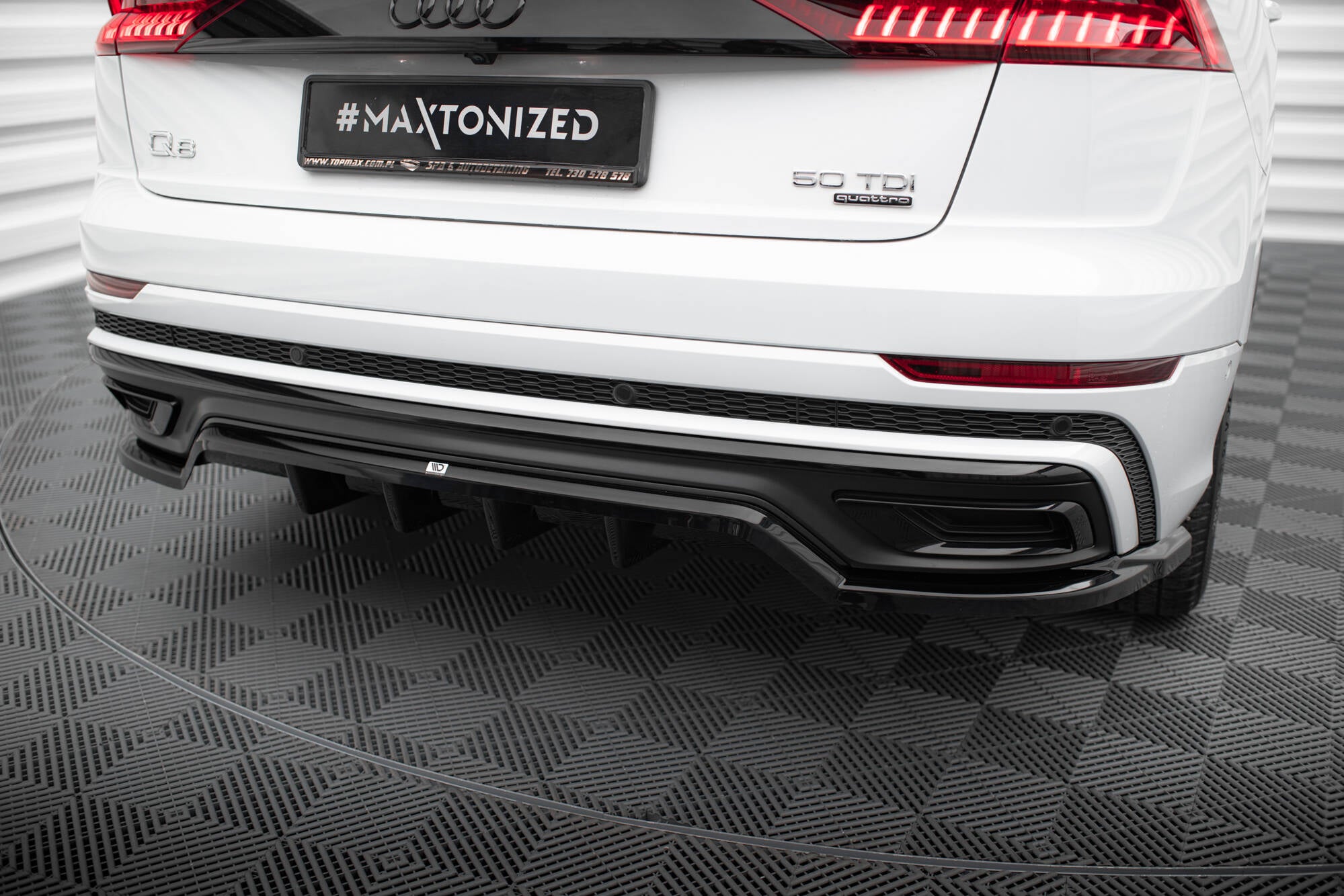 Mittlerer Cup Diffusor DTM Look Heck Ansatz für Audi Q8 S-Line Mk1