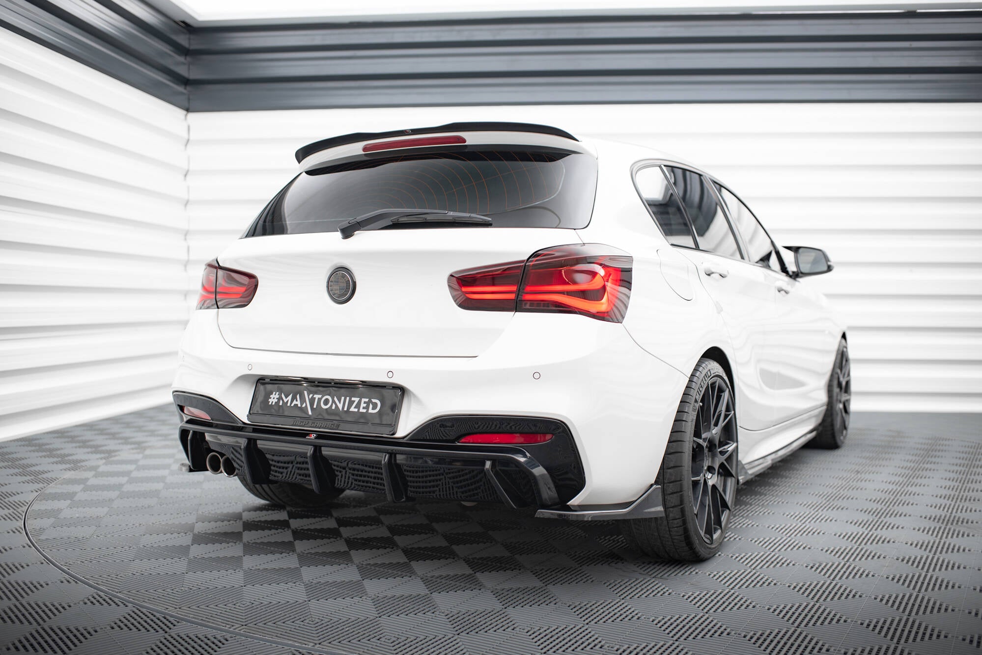 Flaps Heckansatz V3 Diffusor für (Für heckansatz ) BMW 1er M - Paket / M140i F20 Facelift