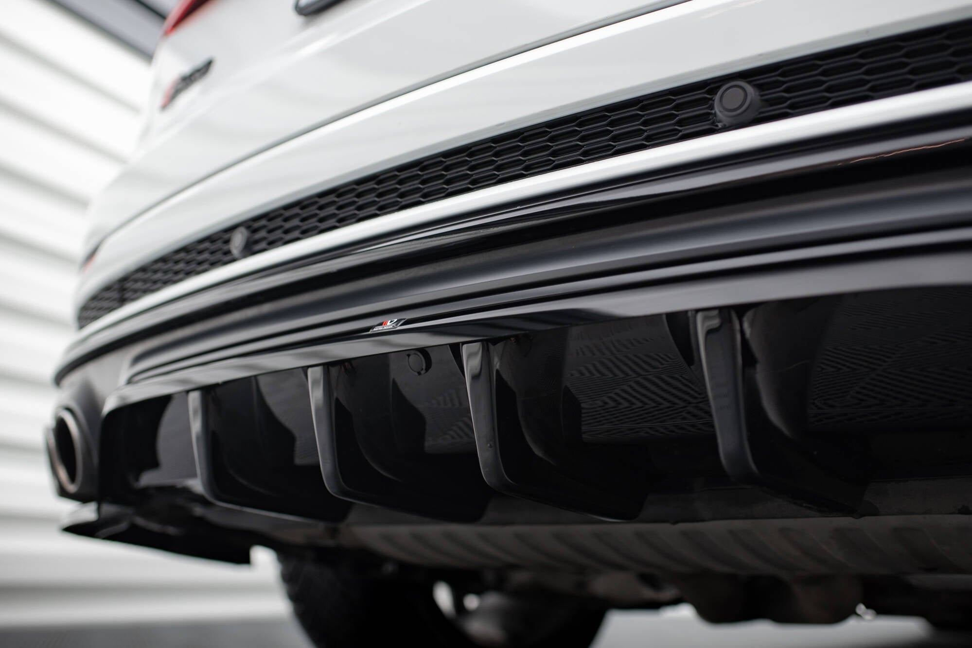 Mittlerer Cup Diffusor DTM Look Heck Ansatz für Audi SQ8 Mk1